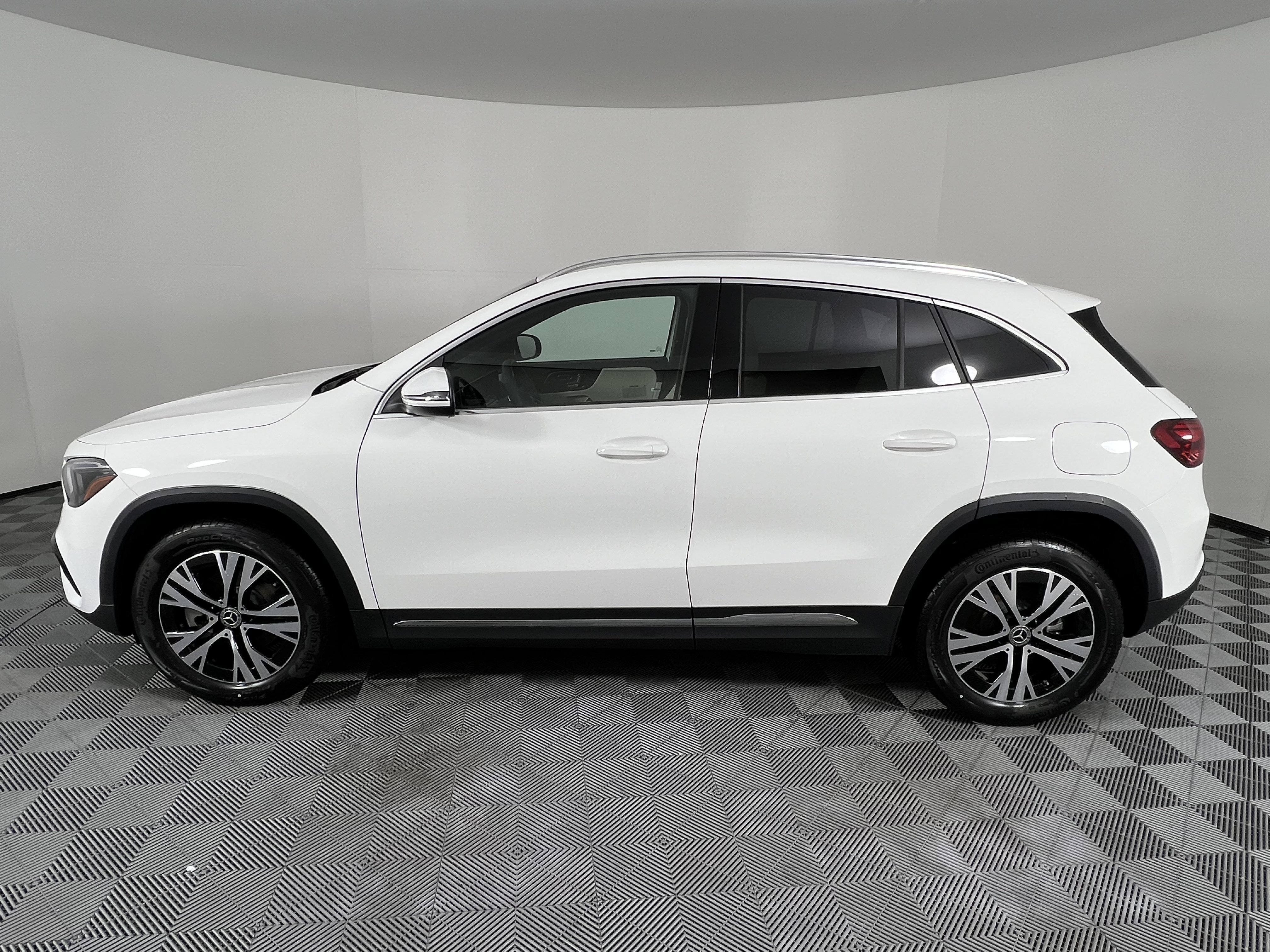 Used 2026 Mercedes-Benz GLA 250 4MATIC image 9