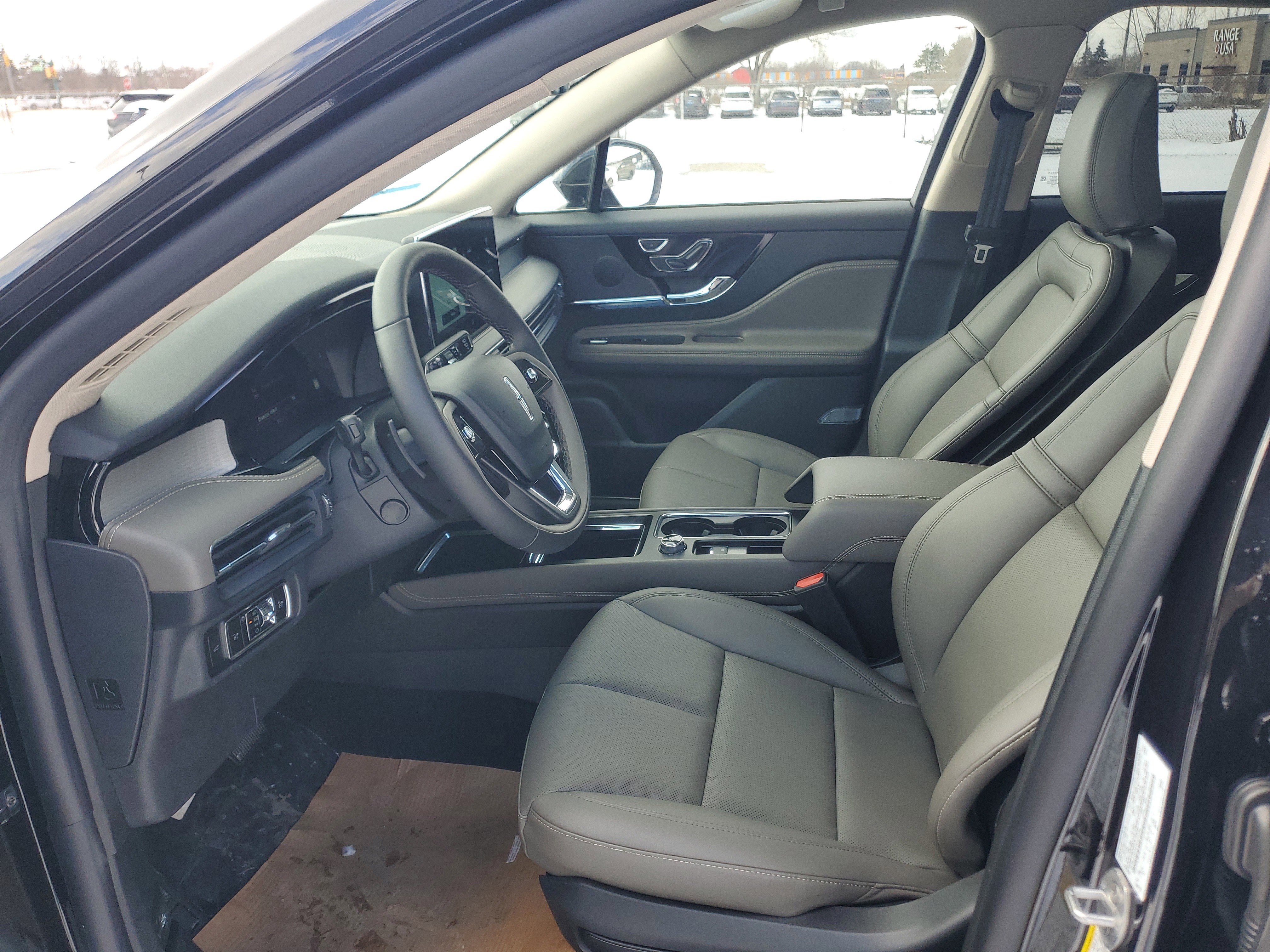 New 2026 Lincoln Corsair Premiere image 12