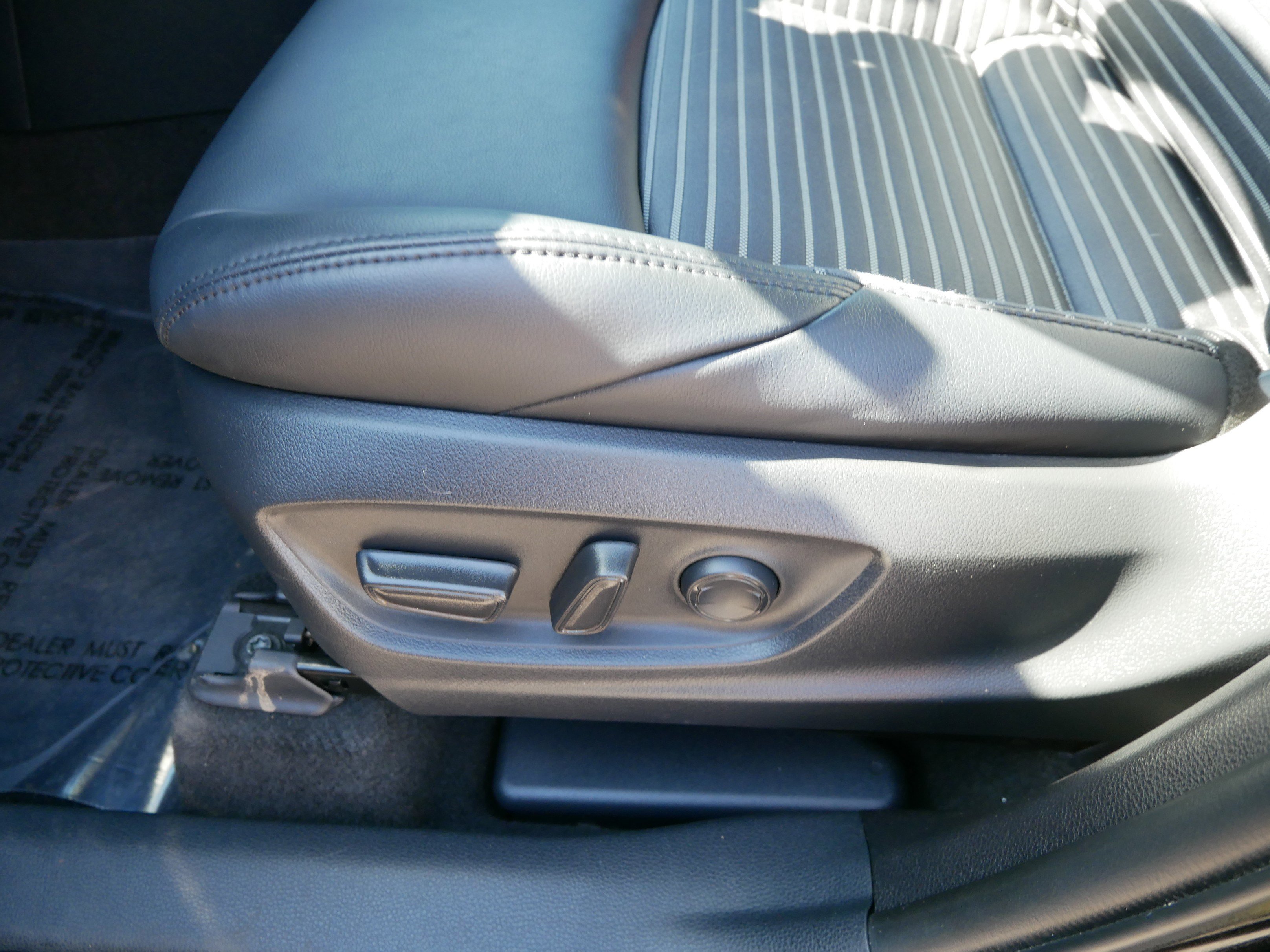 Used 2023 Toyota Corolla Cross XSE w/ Convenience Package image 20