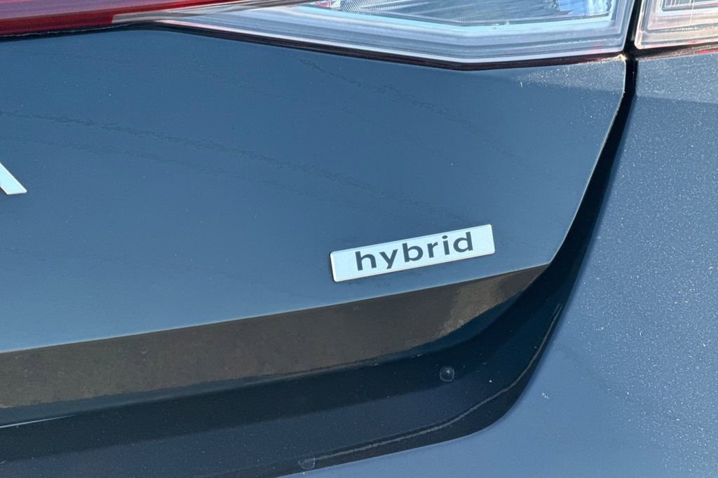 Used 2025 Hyundai Elantra SEL image 24