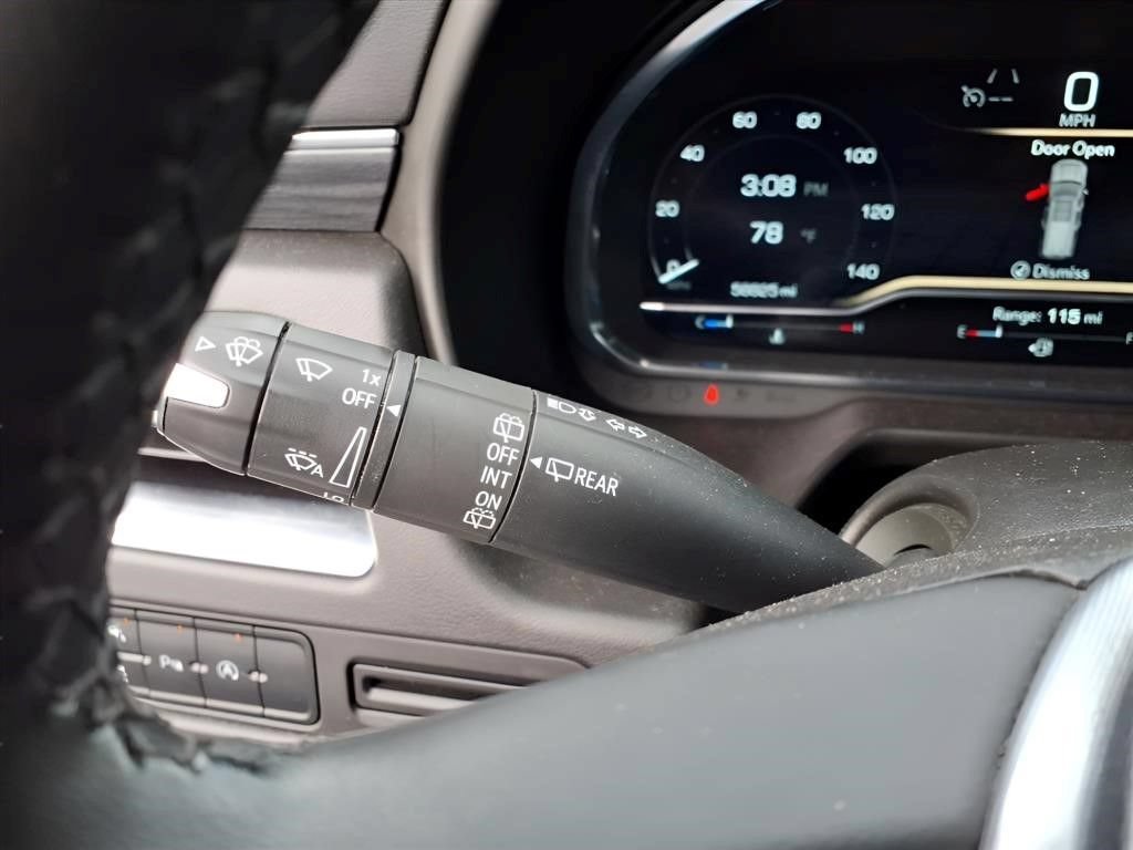 Used 2024 GMC Yukon SLT AWD/4WD image 19
