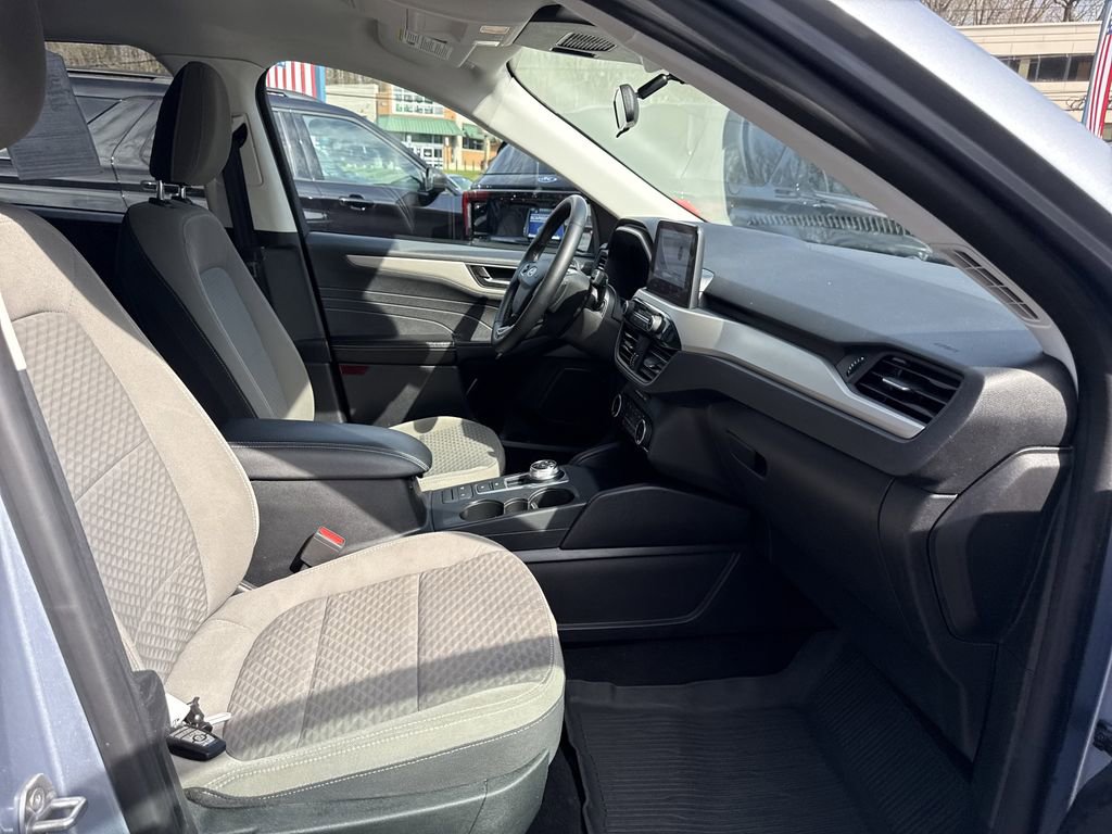 Used 2022 Ford Escape SE w/ Convenience Package image 38