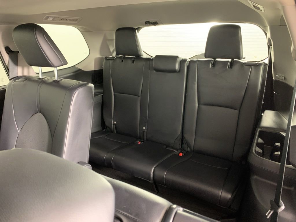 Used 2024 Toyota Grand Highlander XLE image 32