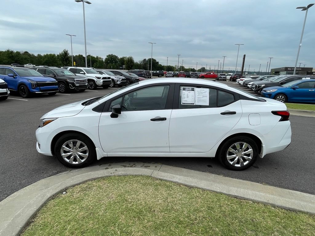 Used 2025 Nissan Versa S w/ Trunk Package FWD image 4