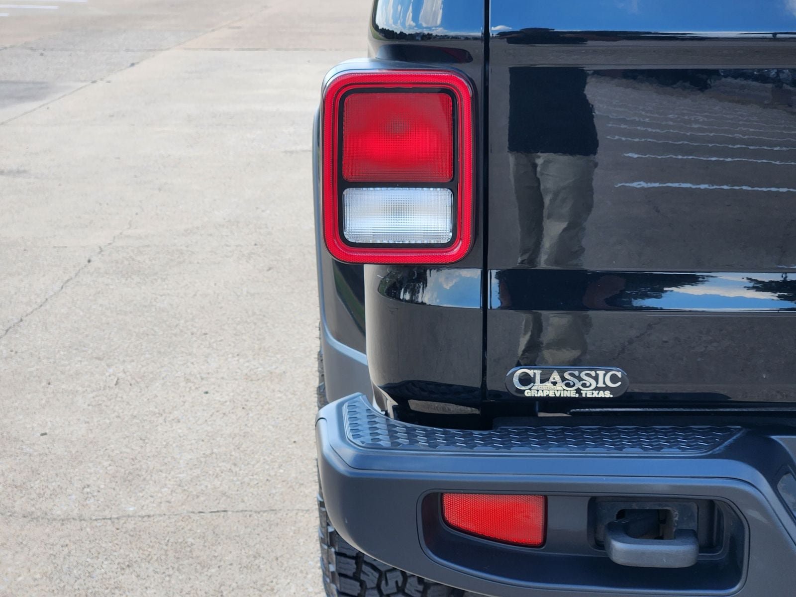 Used 2022 Jeep Gladiator Sport AWD/4WD image 15