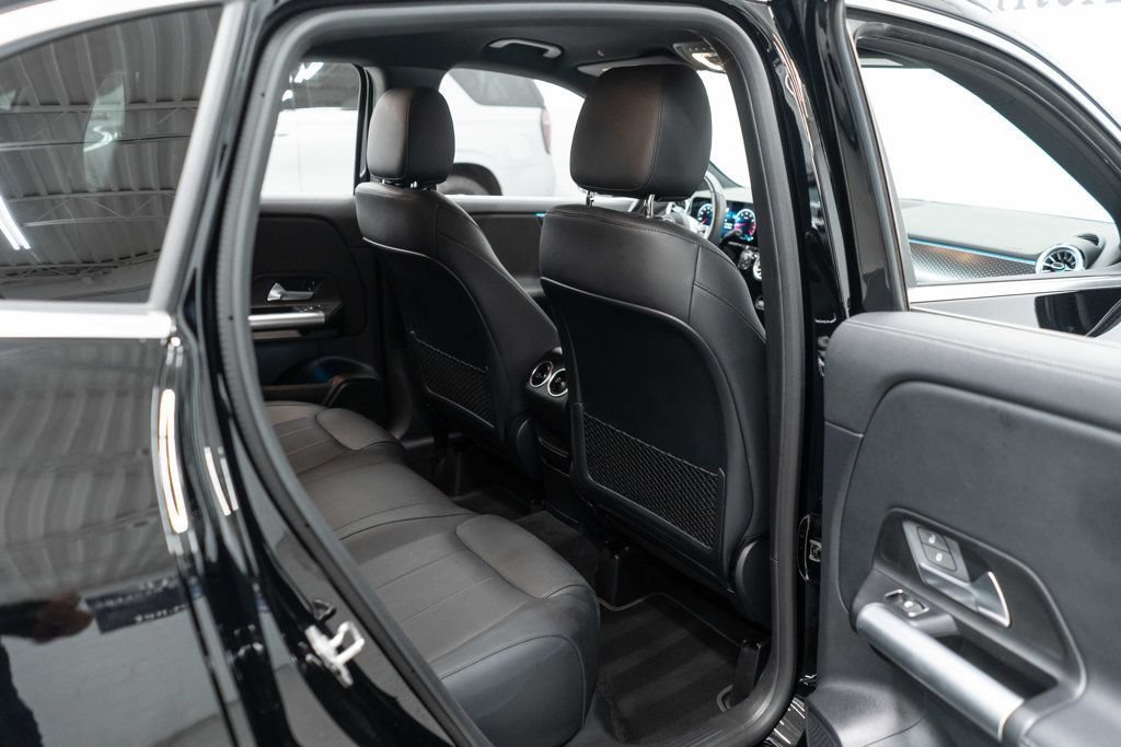Used 2025 Mercedes-Benz GLA 250 4MATIC w/ Winter Package image 12
