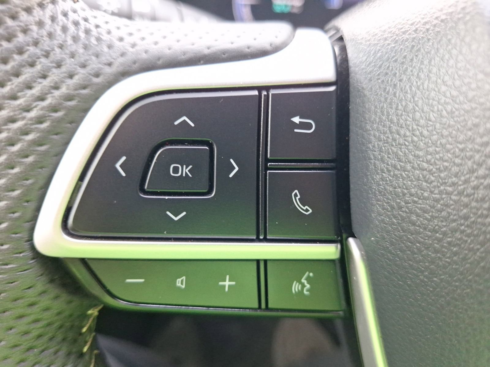 Used 2025 Toyota Sienna Platinum AWD/4WD image 20