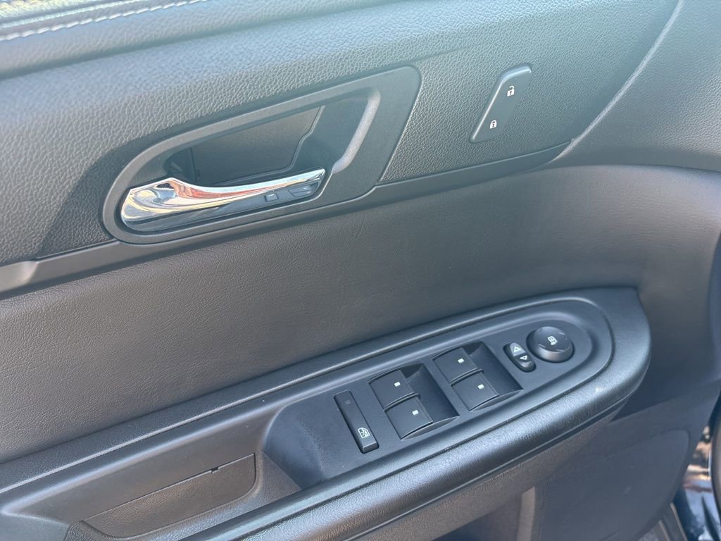 Used 2016 Chevrolet Traverse LT w/ Style and Technology Package FWD image 20