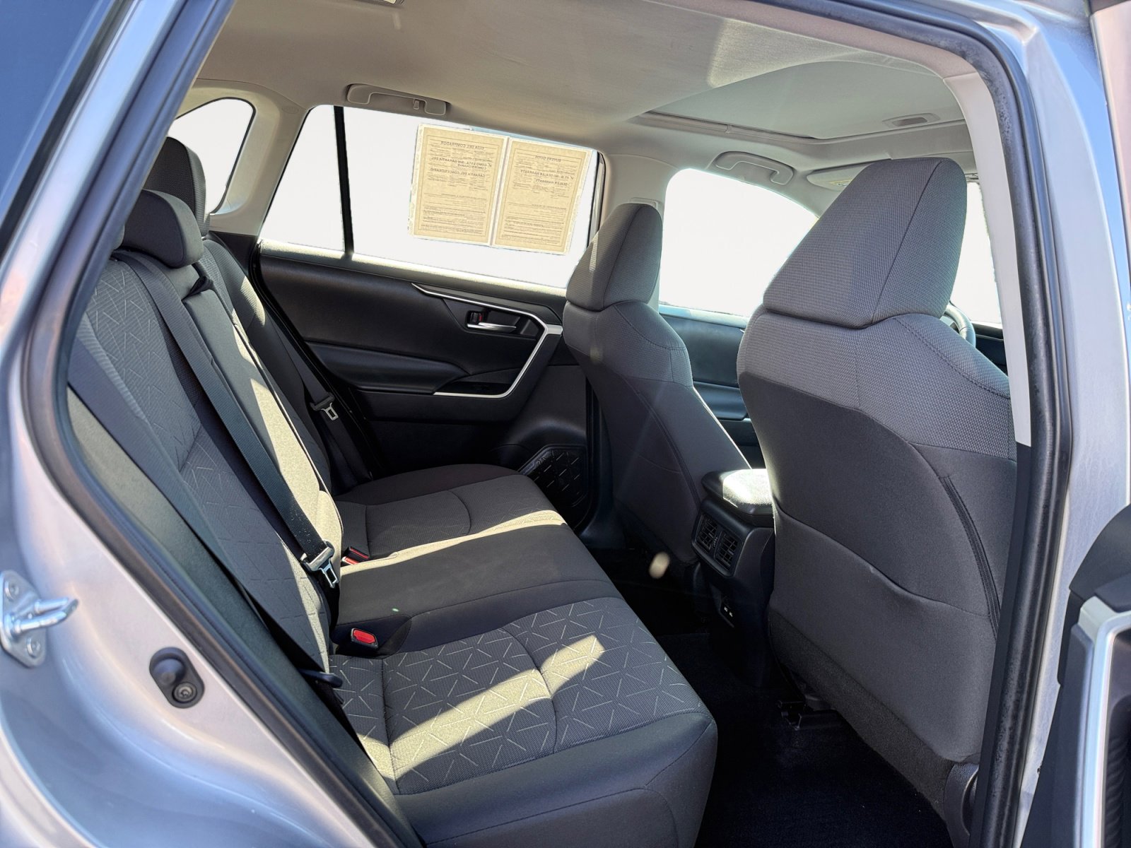 Used 2021 Toyota RAV4 XLE w/ Convenience Package AWD/4WD image 18