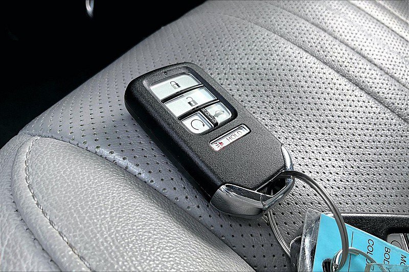 Used 2019 Honda Accord Touring image 8