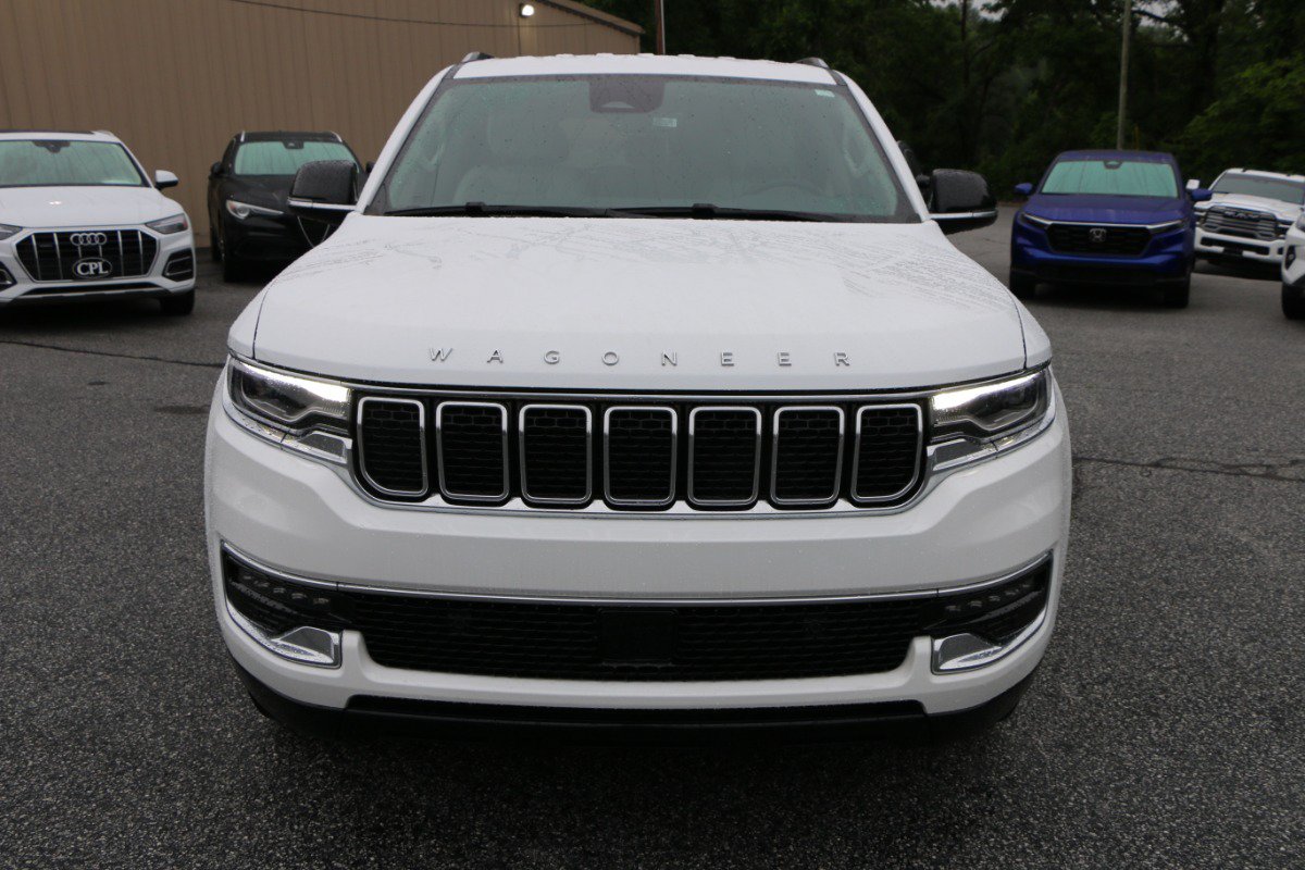 Used 2023 Jeep Wagoneer 2WD image 10