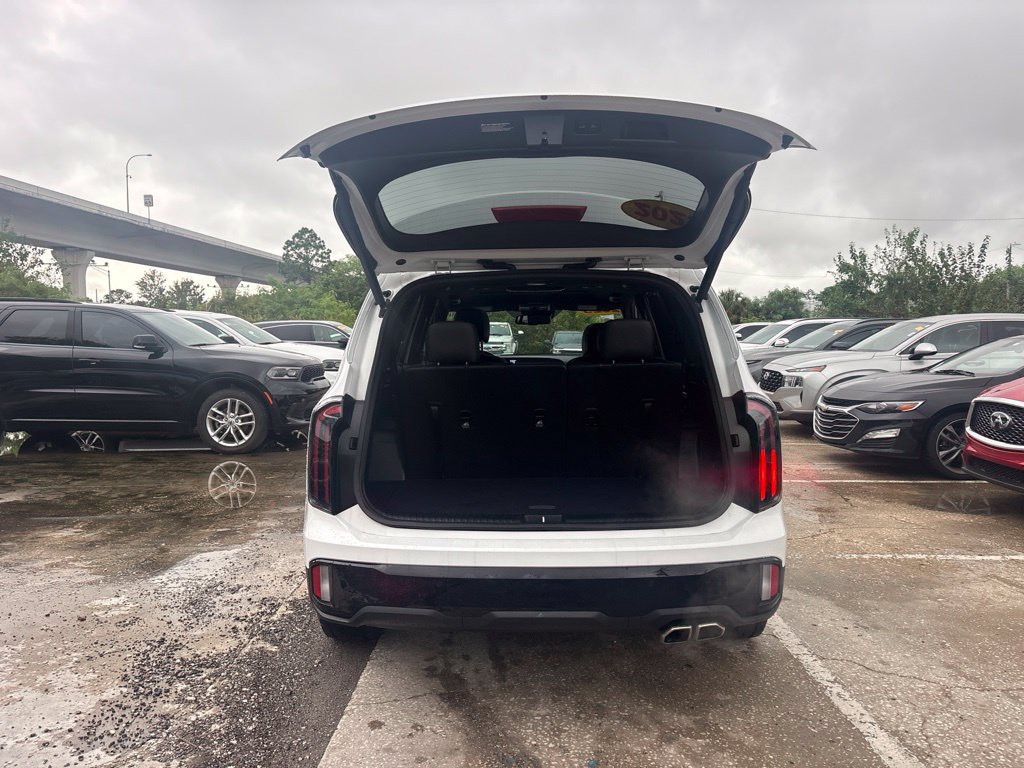 Used 2025 Kia Telluride AWD image 15