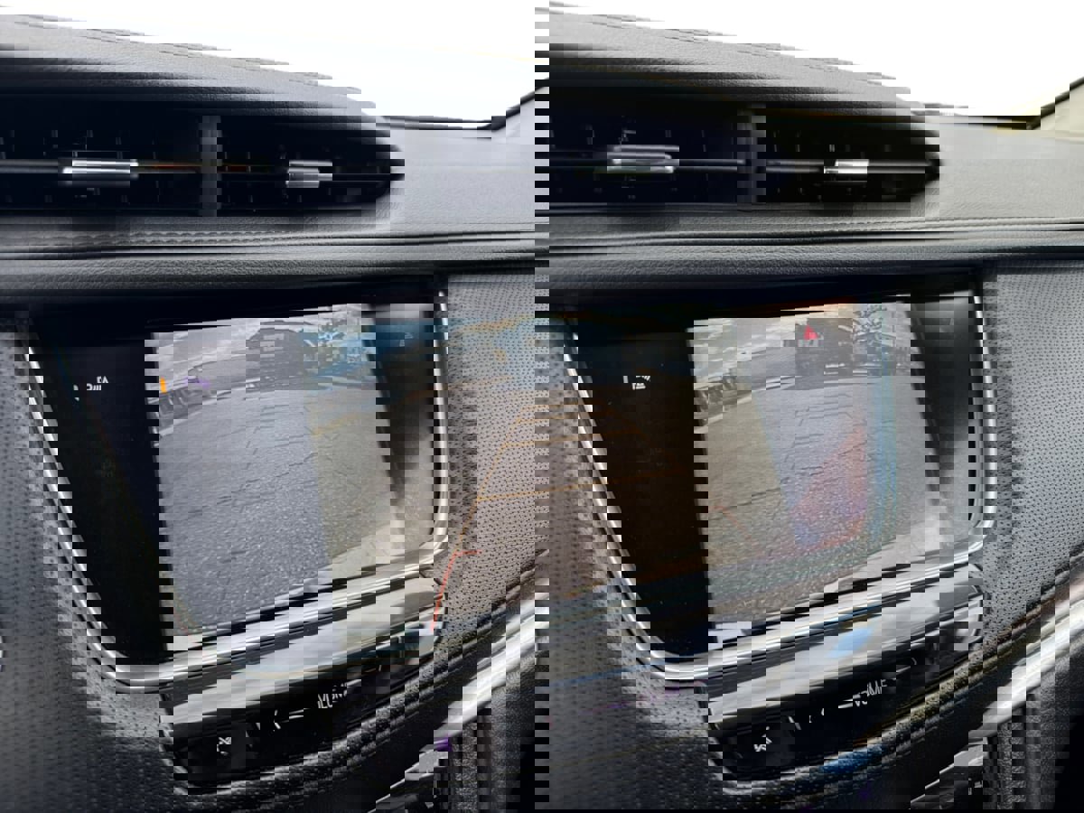 Used 2018 Cadillac XT5 Luxury w/ Driver Awareness Package image 13