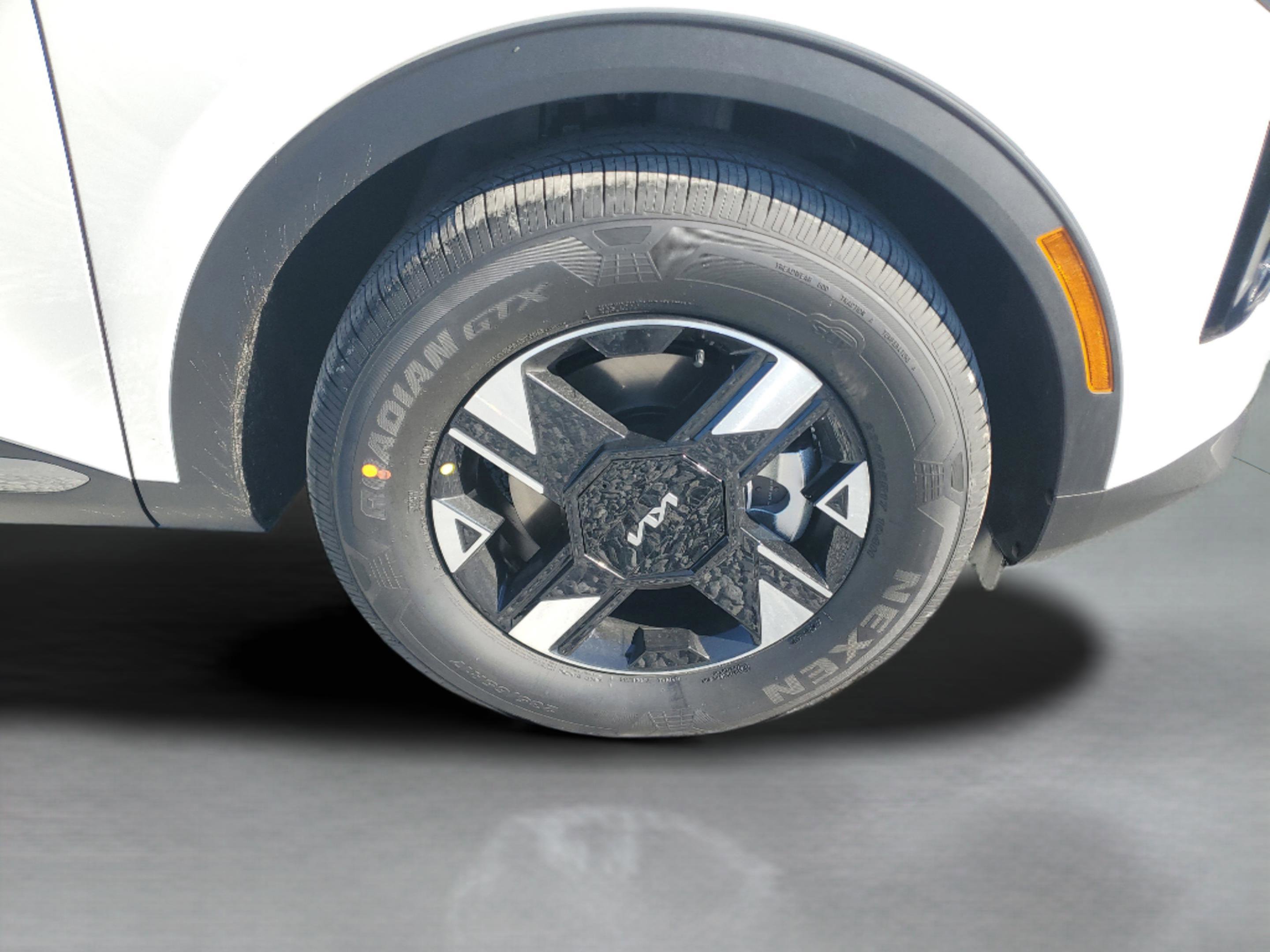 New 2026 Kia Sportage LX image 5