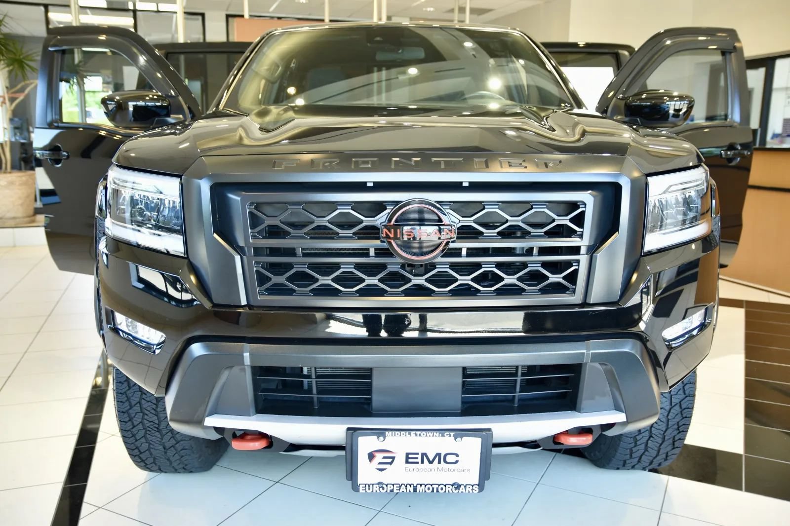 Used 2024 Nissan Frontier PRO-4X w/ Technology Package AWD/4WD image 2