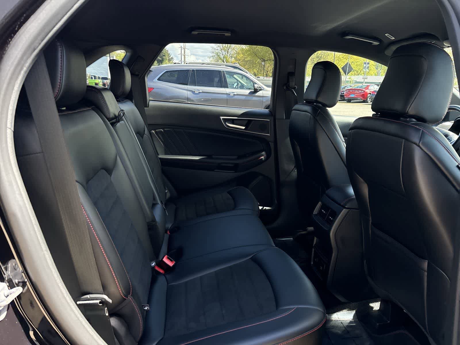 Used 2022 Ford Edge ST-Line AWD/4WD image 6