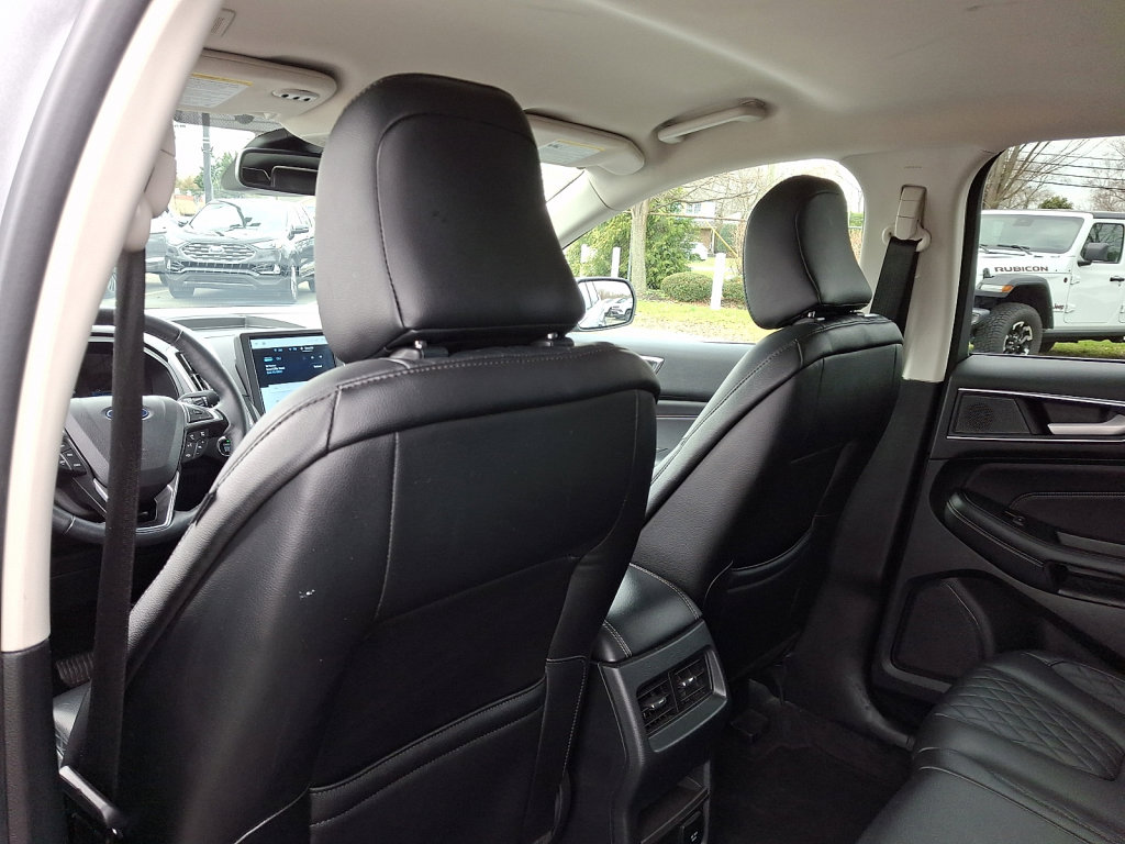 Used 2024 Ford Edge Titanium image 21