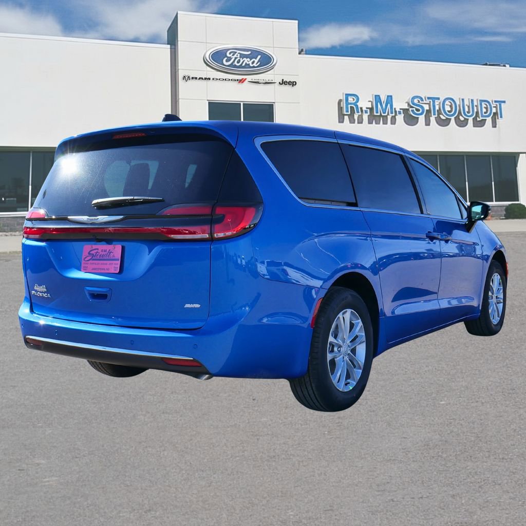 New 2026 Chrysler Pacifica Select image 11