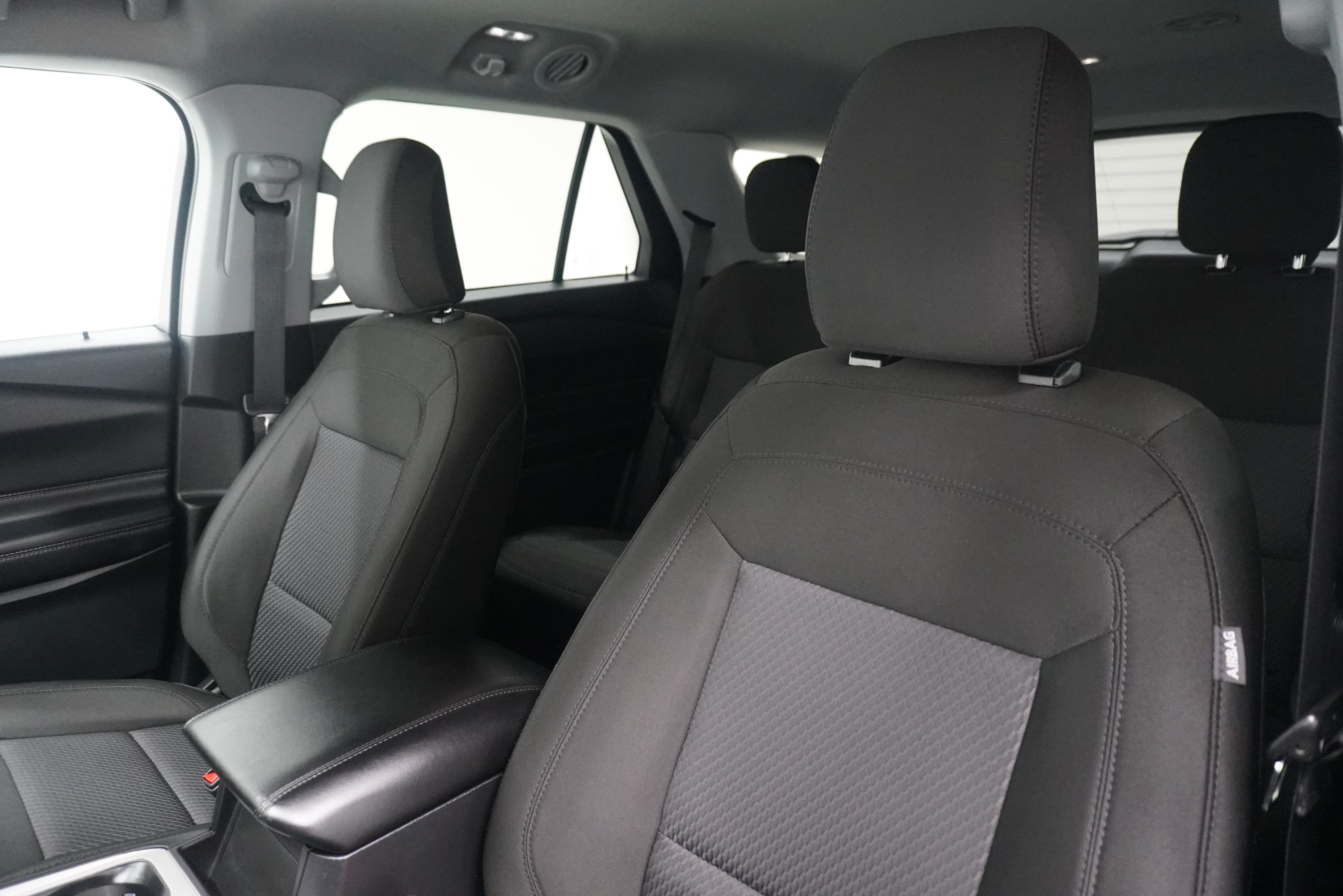 Used 2023 Ford Explorer XLT AWD/4WD image 11