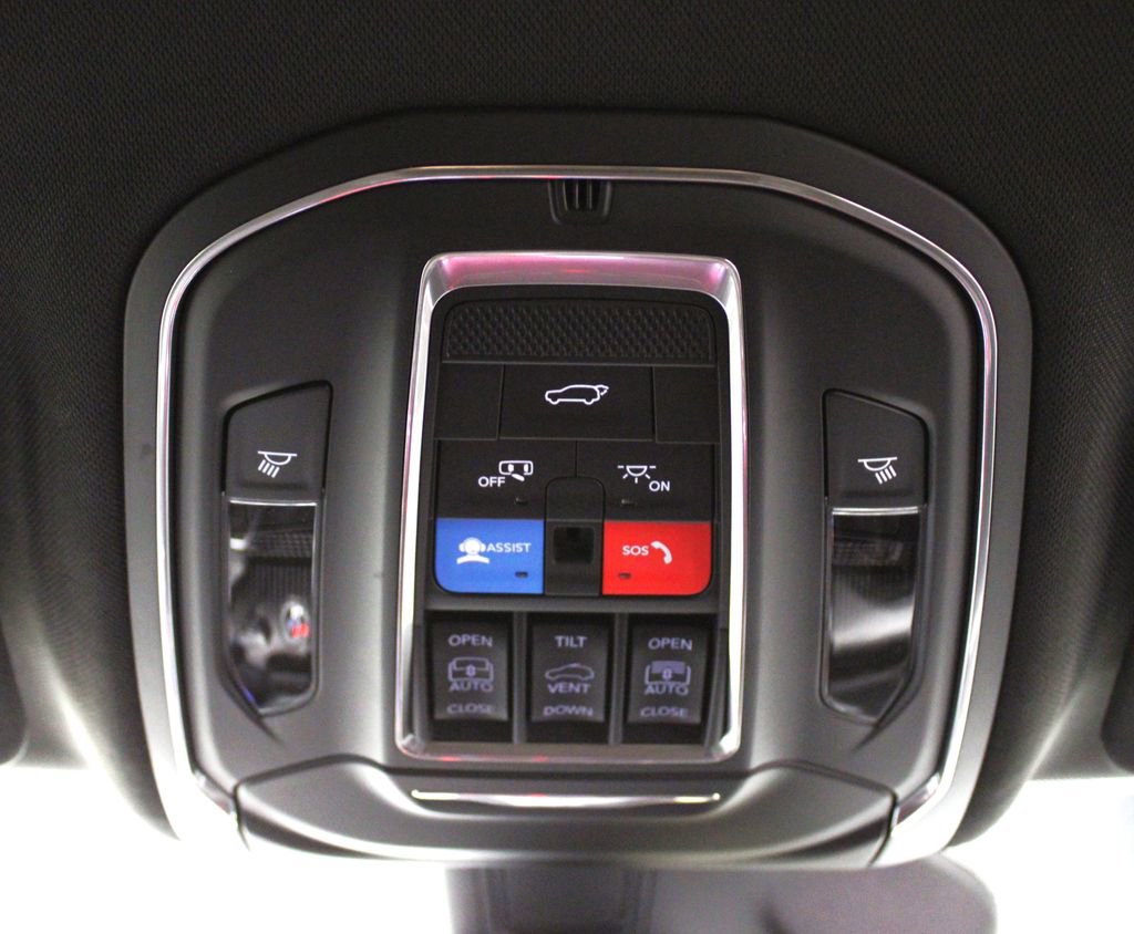 New 2025 Jeep Grand Cherokee Limited w/ Luxury Tech Group II image 23
