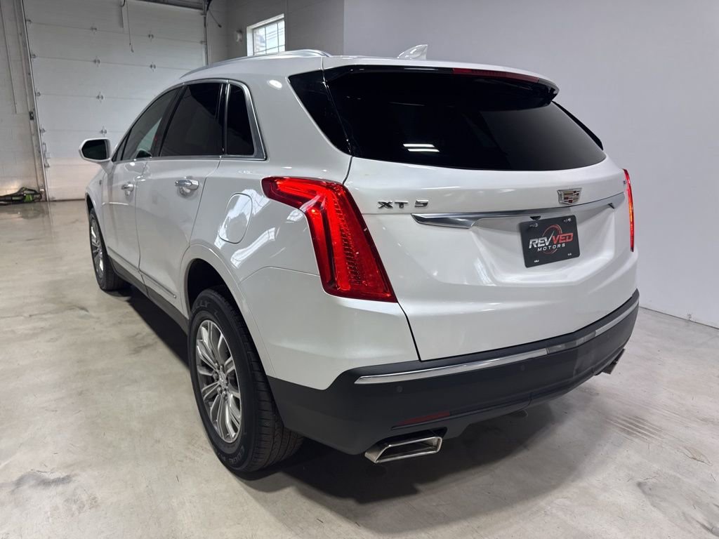 Used 2017 Cadillac XT5 Luxury w/ Driver Awareness Package FWD image 5