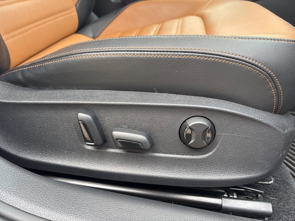 Used 2018 Volkswagen Passat 2.0T SEL Premium image 27