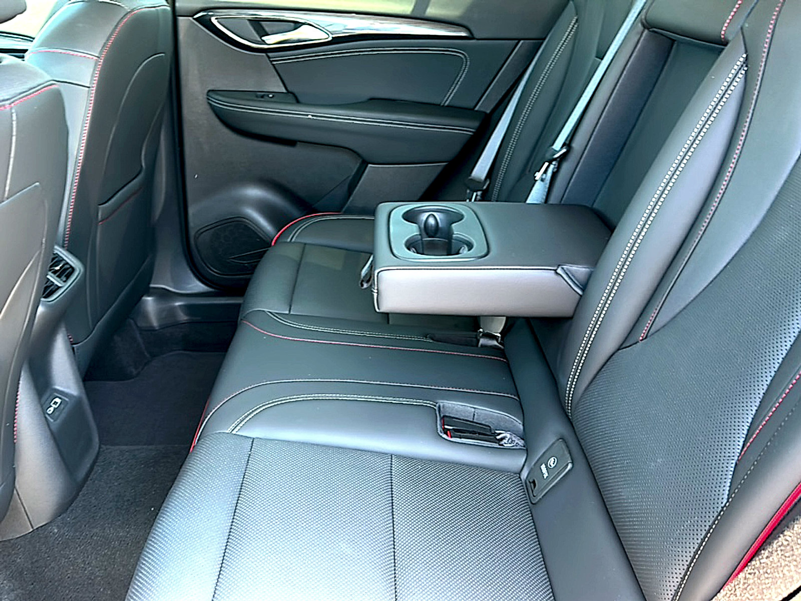 Used 2023 Buick Envision Essence w/ Sport Touring Package FWD image 25