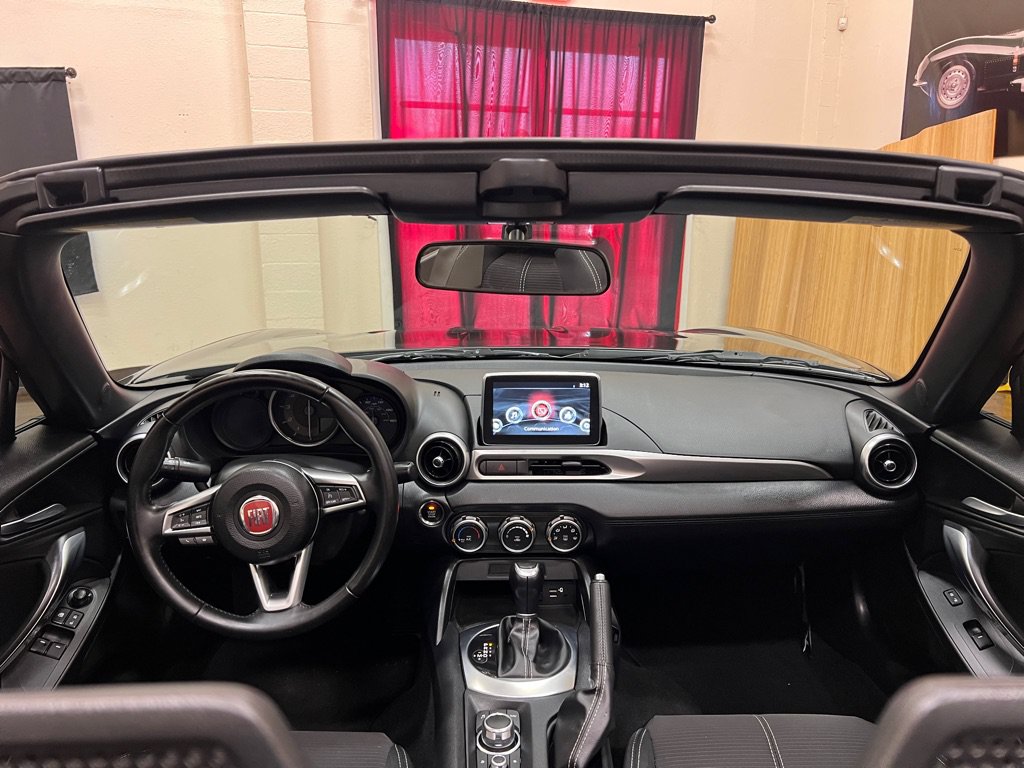 Used 2017 FIAT 124 Spider Classica RWD image 22