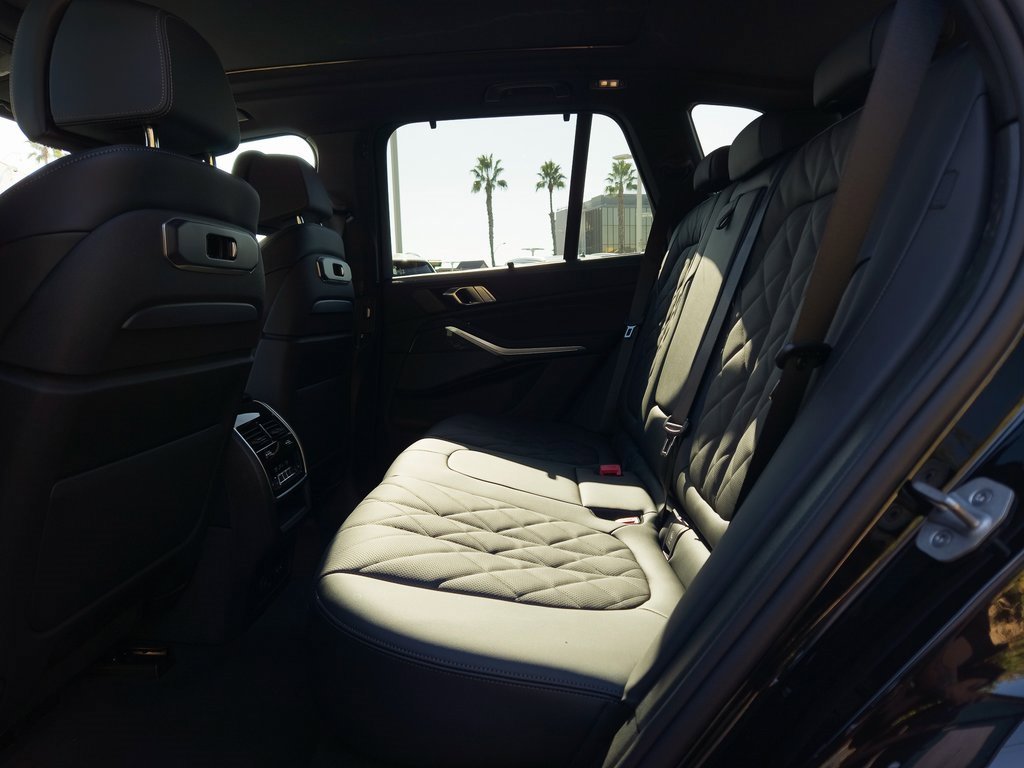 New 2026 BMW X5 M60i w/ Executive Package image 17