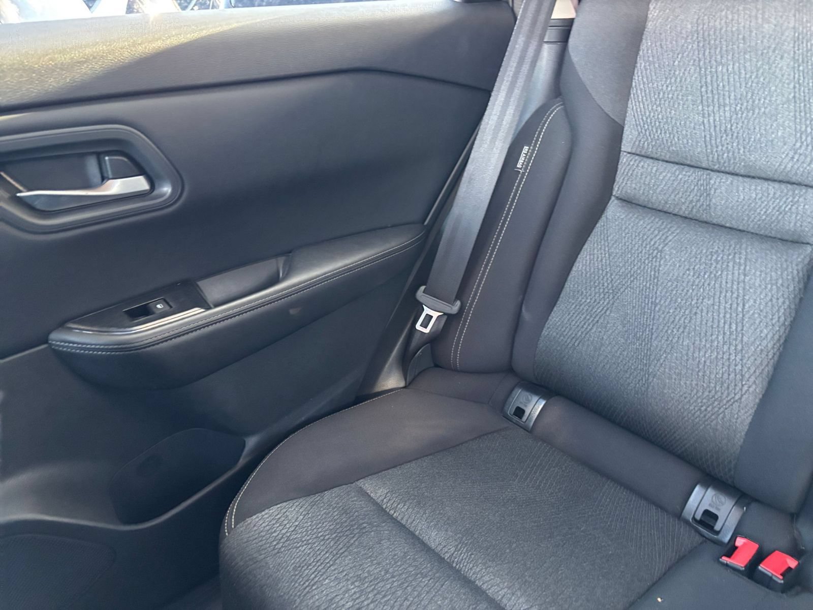 Used 2025 Nissan Rogue SV FWD image 40