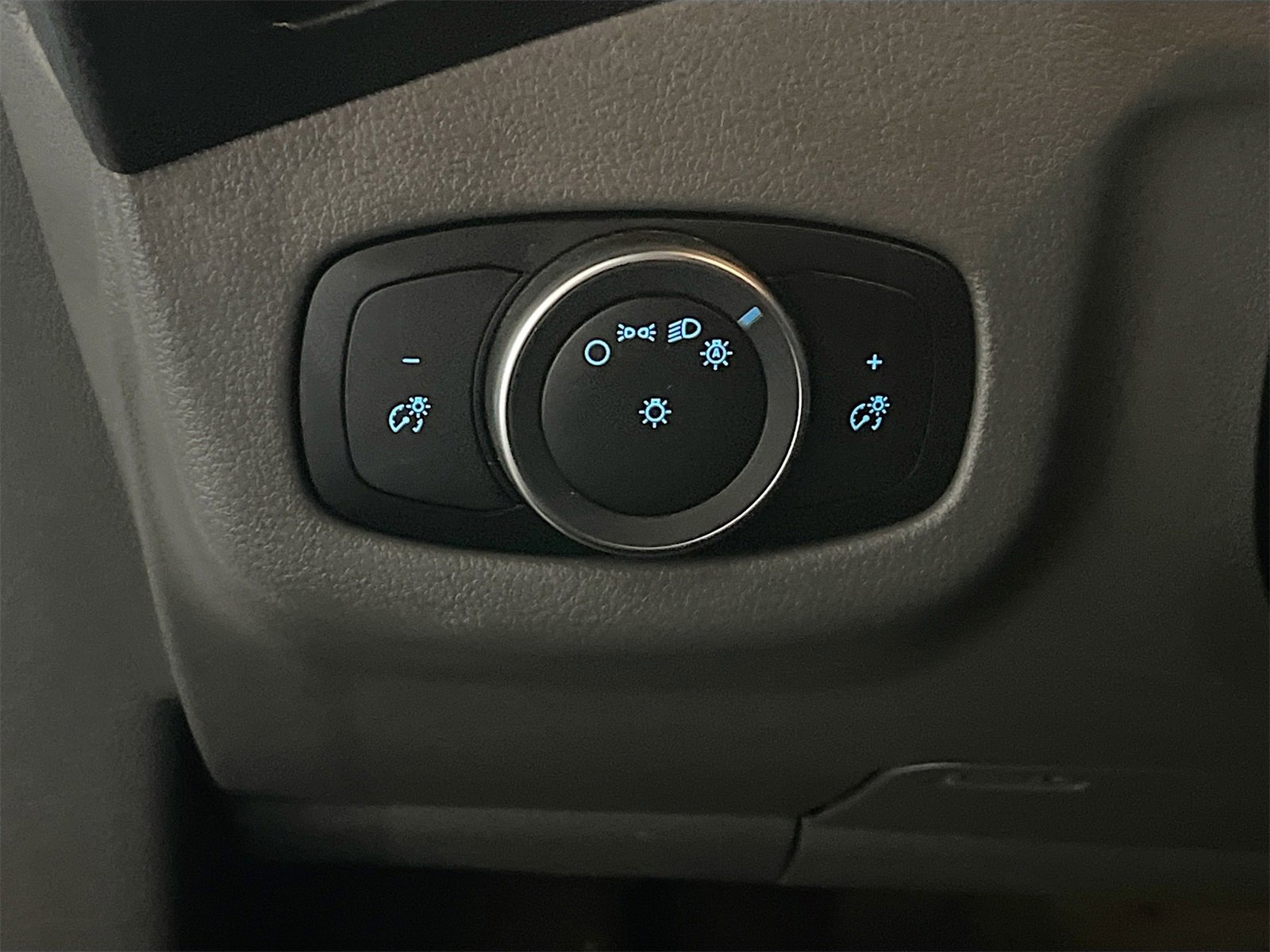 Used 2023 Ford Transit Connect XL image 10