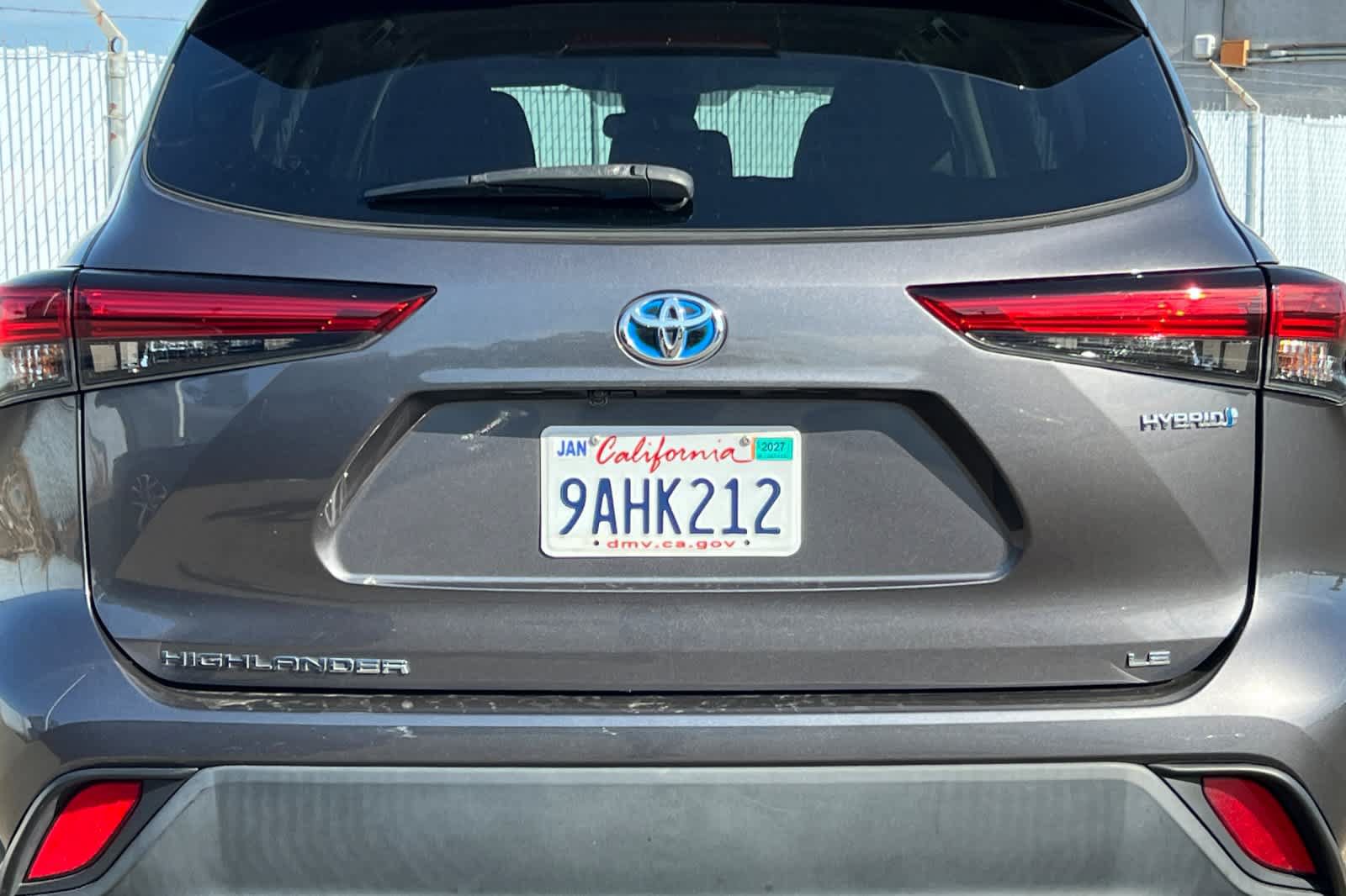 Used 2022 Toyota Highlander LE AWD/4WD image 21