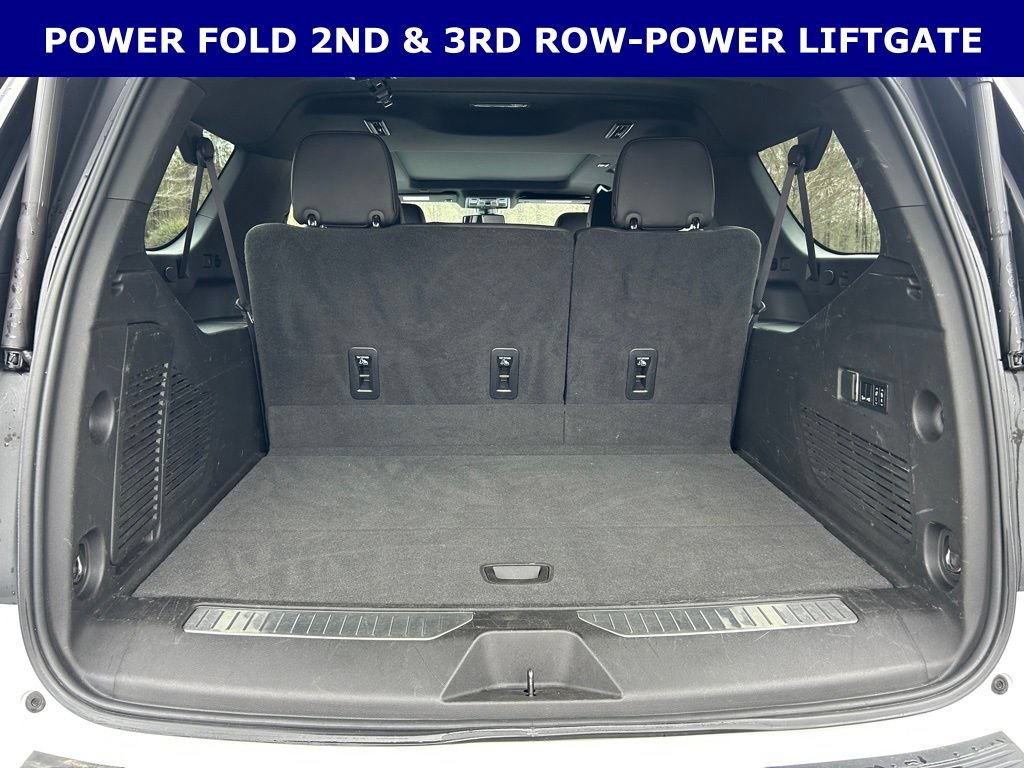 Used 2022 Chevrolet Suburban RST w/ Luxury Package AWD/4WD image 18