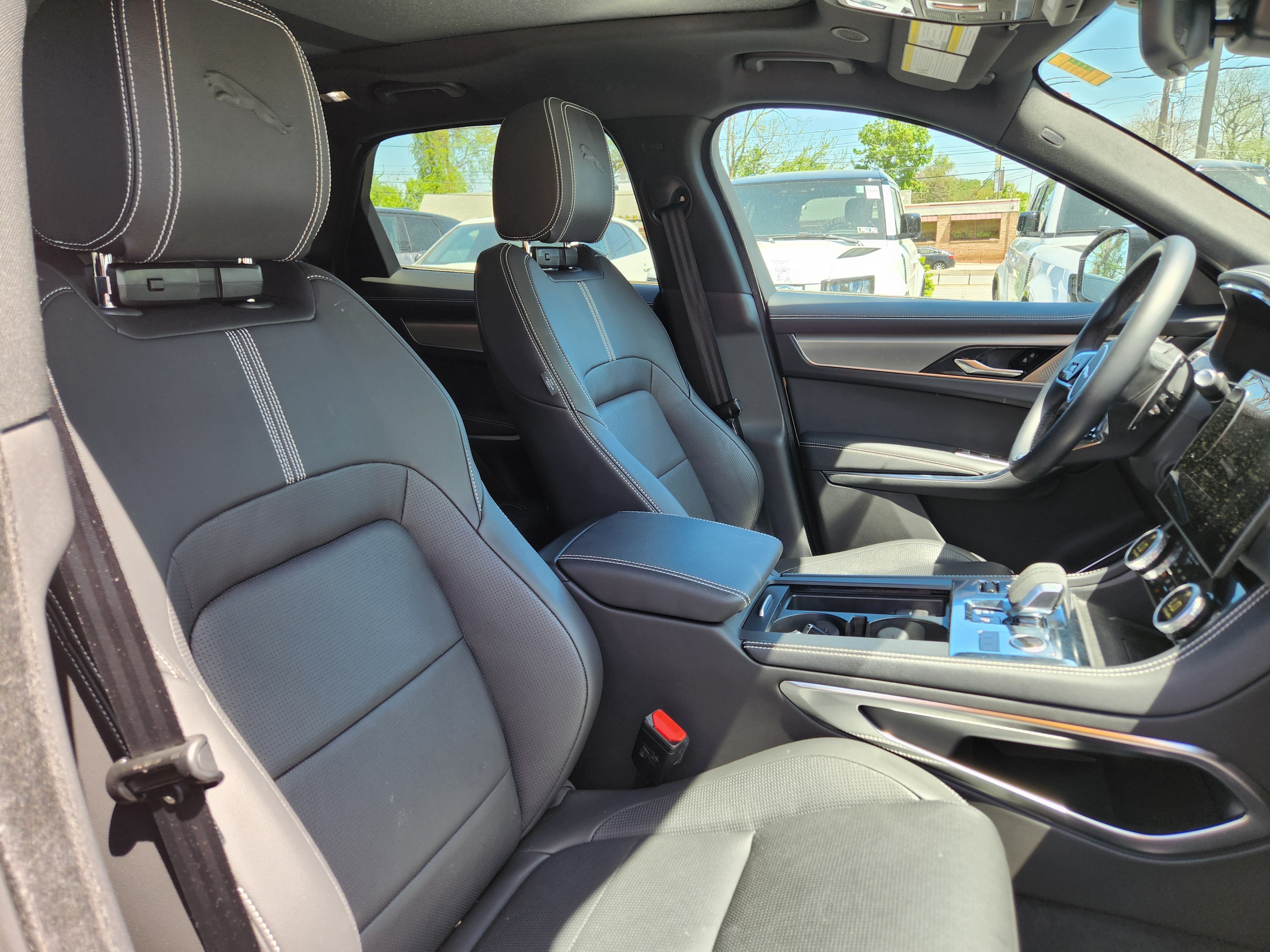 Certified 2024 Jaguar F-PACE R-Dynamic S AWD/4WD image 16