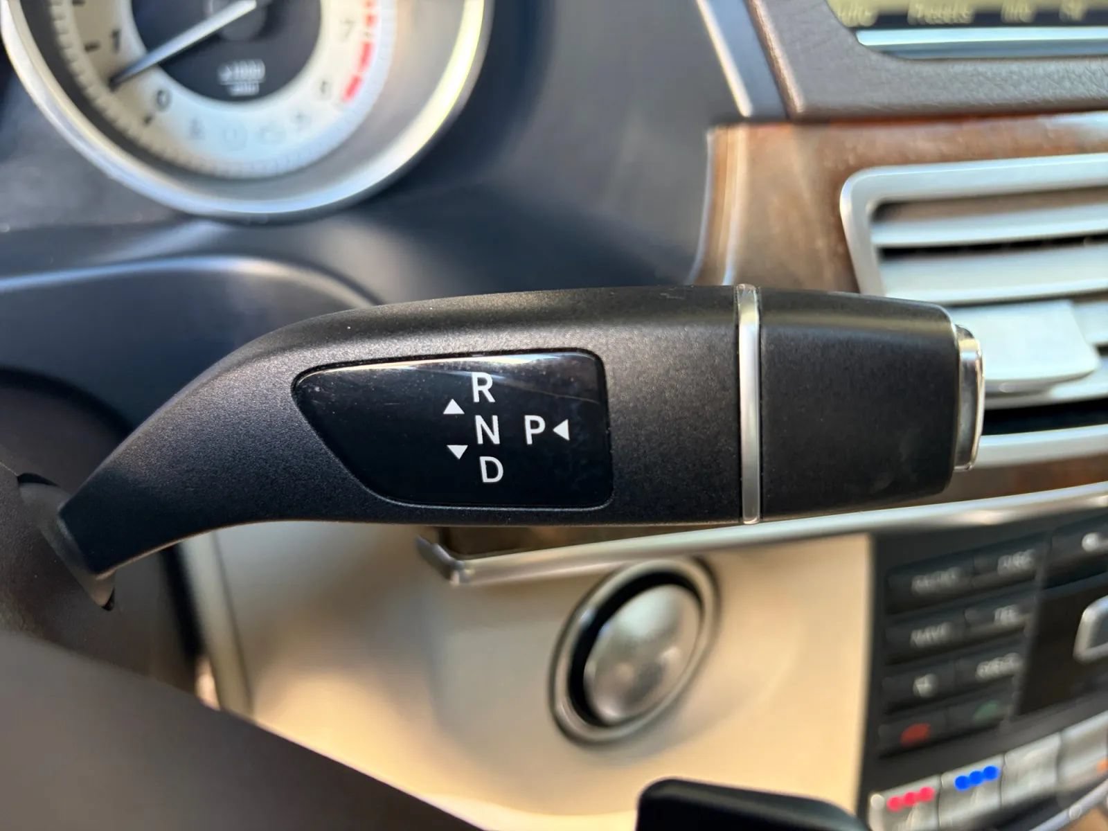 Used 2014 Mercedes-Benz E 550 4MATIC Sedan image 27