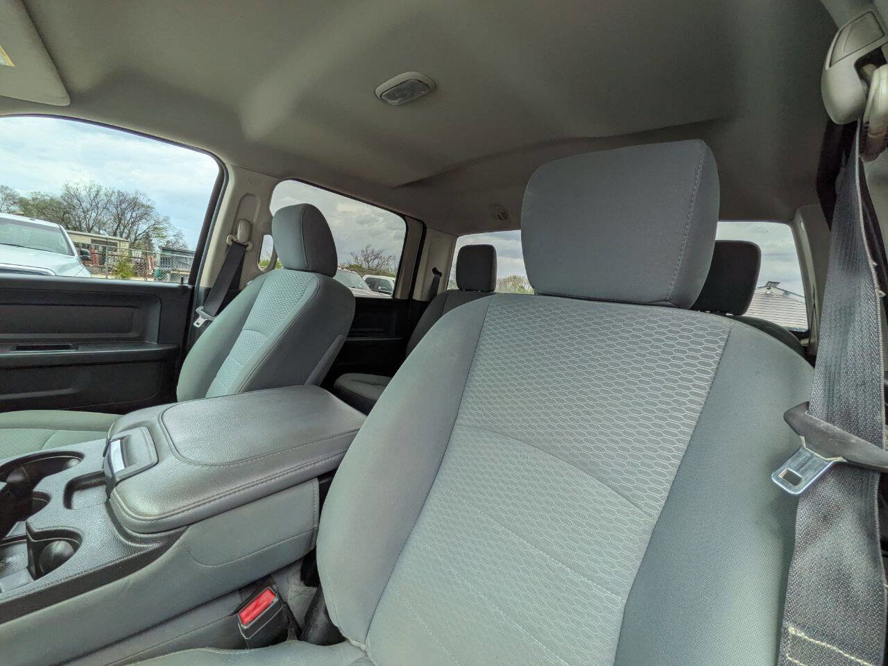 Used 2016 RAM 2500 Tradesman w/ Chrome Appearance Group image 12