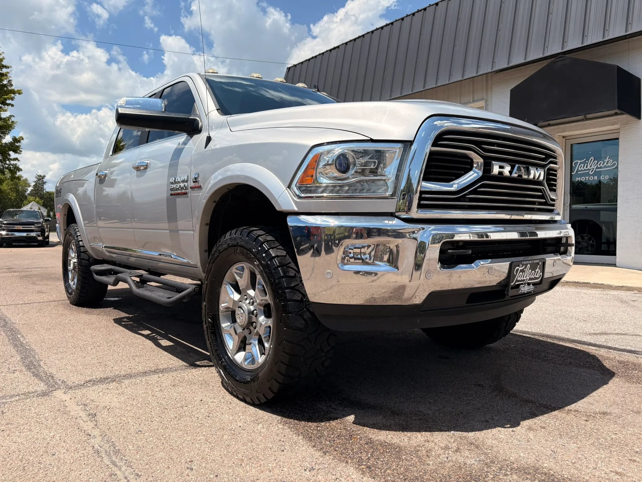 Used 2018 RAM 2500 Limited AWD/4WD image 2