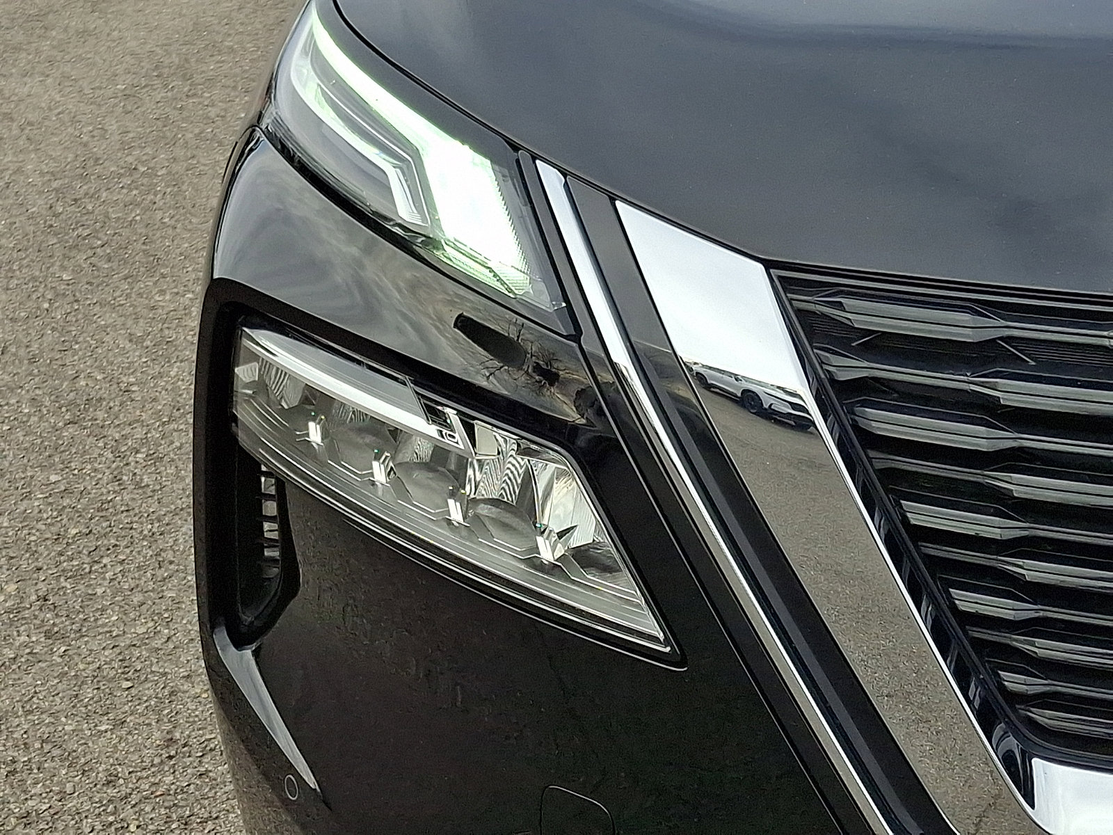 Used 2023 Nissan Rogue Platinum w/ Platinum Premium Package image 9