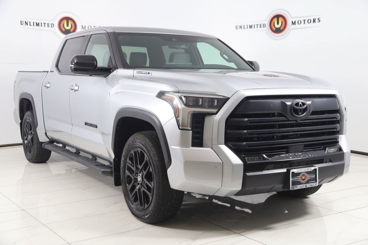 Used 2025 Toyota Tundra Limited AWD/4WD image 21