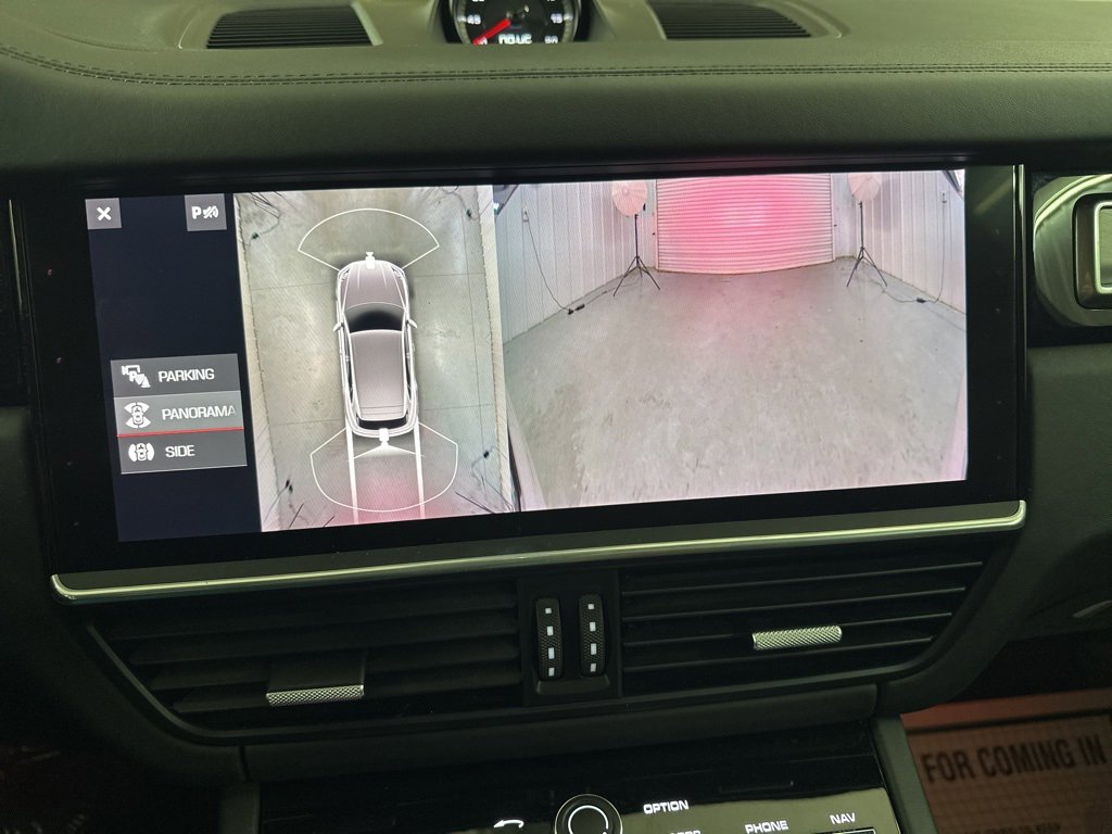 Used 2021 Porsche Cayenne Turbo image 17