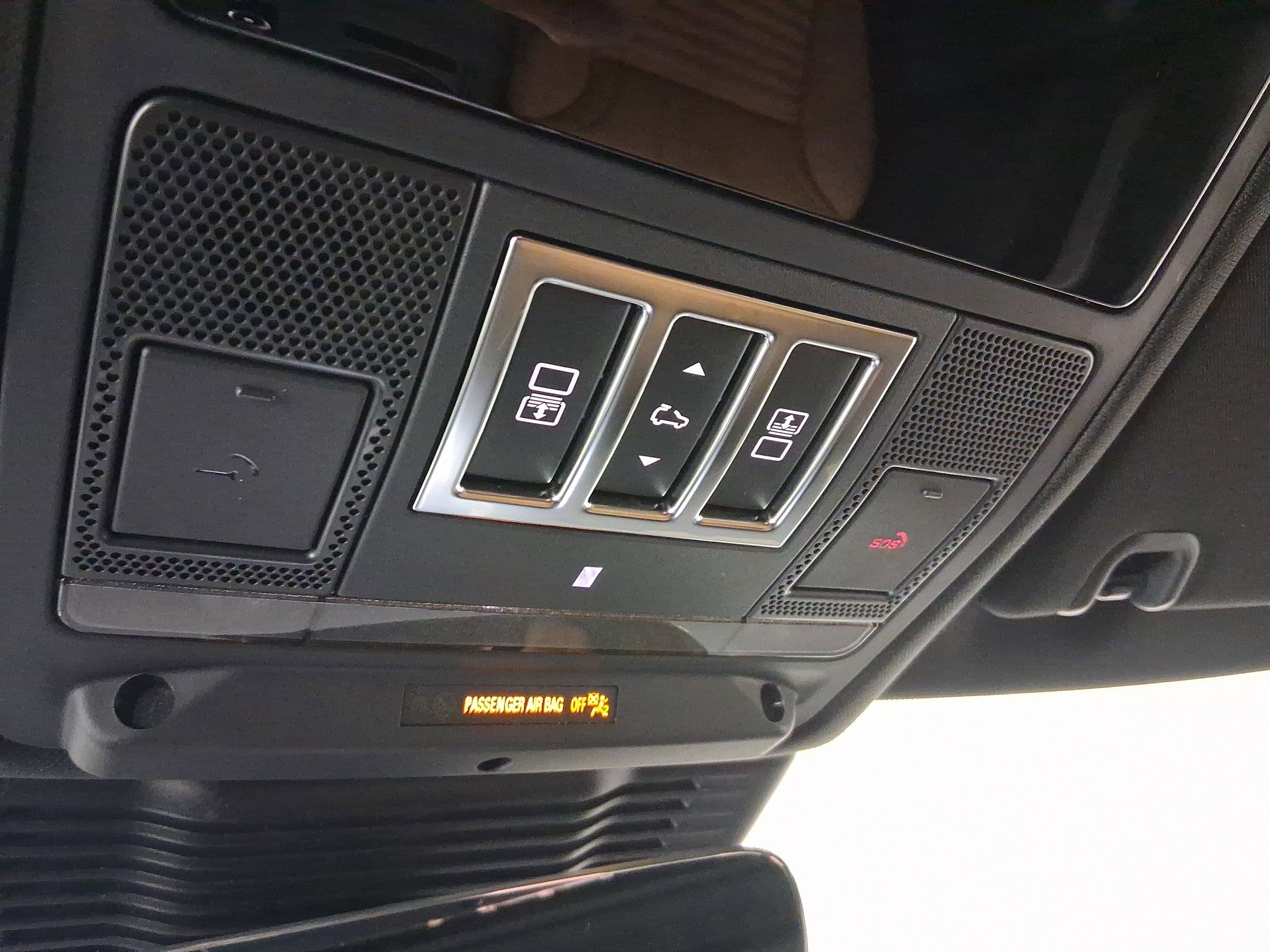 New 2026 Land Rover Discovery Limited Edition image 16