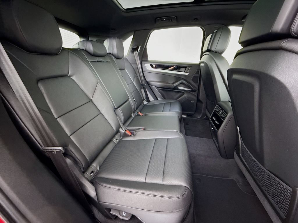 New 2026 Porsche Cayenne AWD/4WD image 28