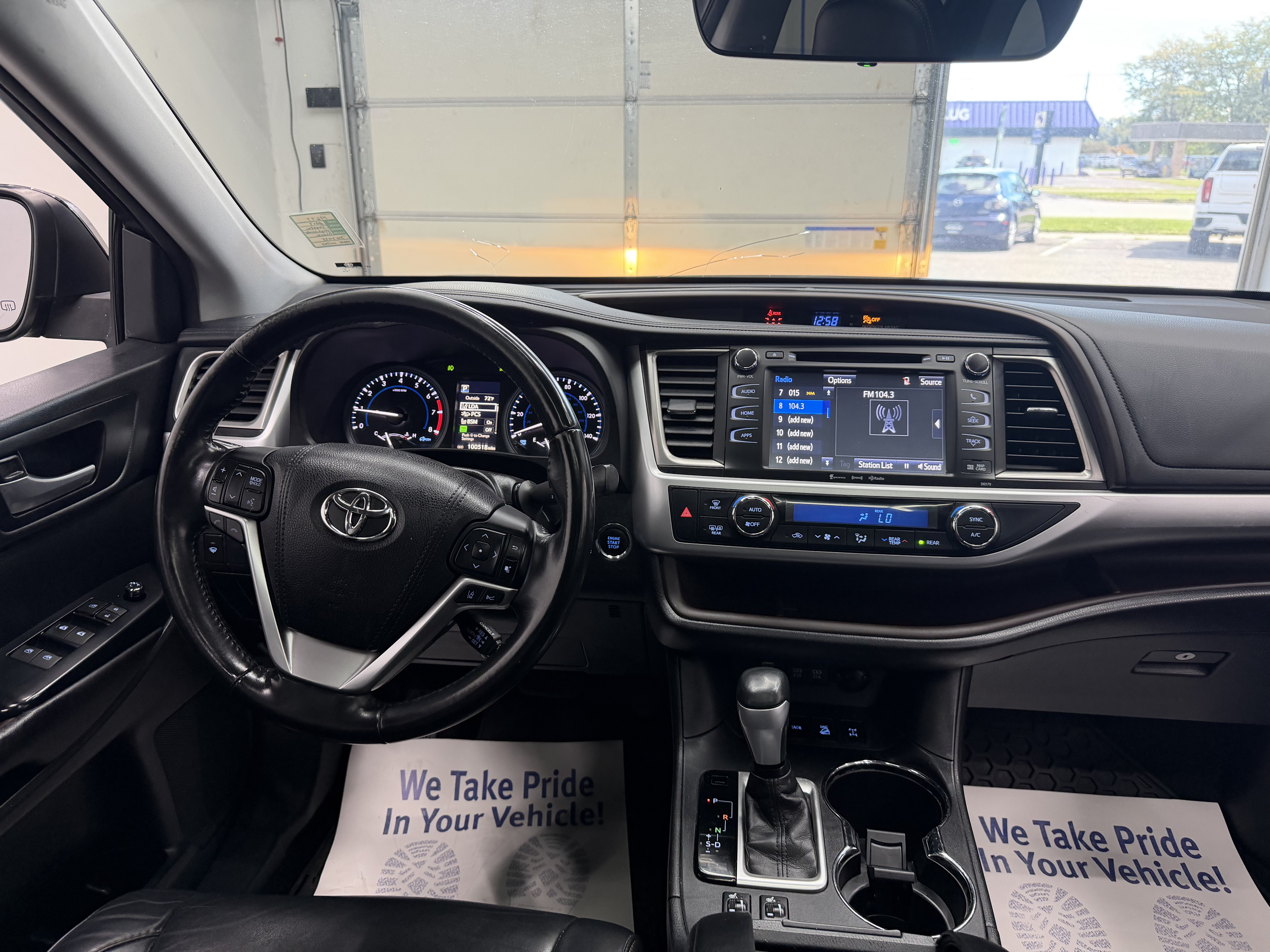Used 2017 Toyota Highlander XLE AWD/4WD image 16