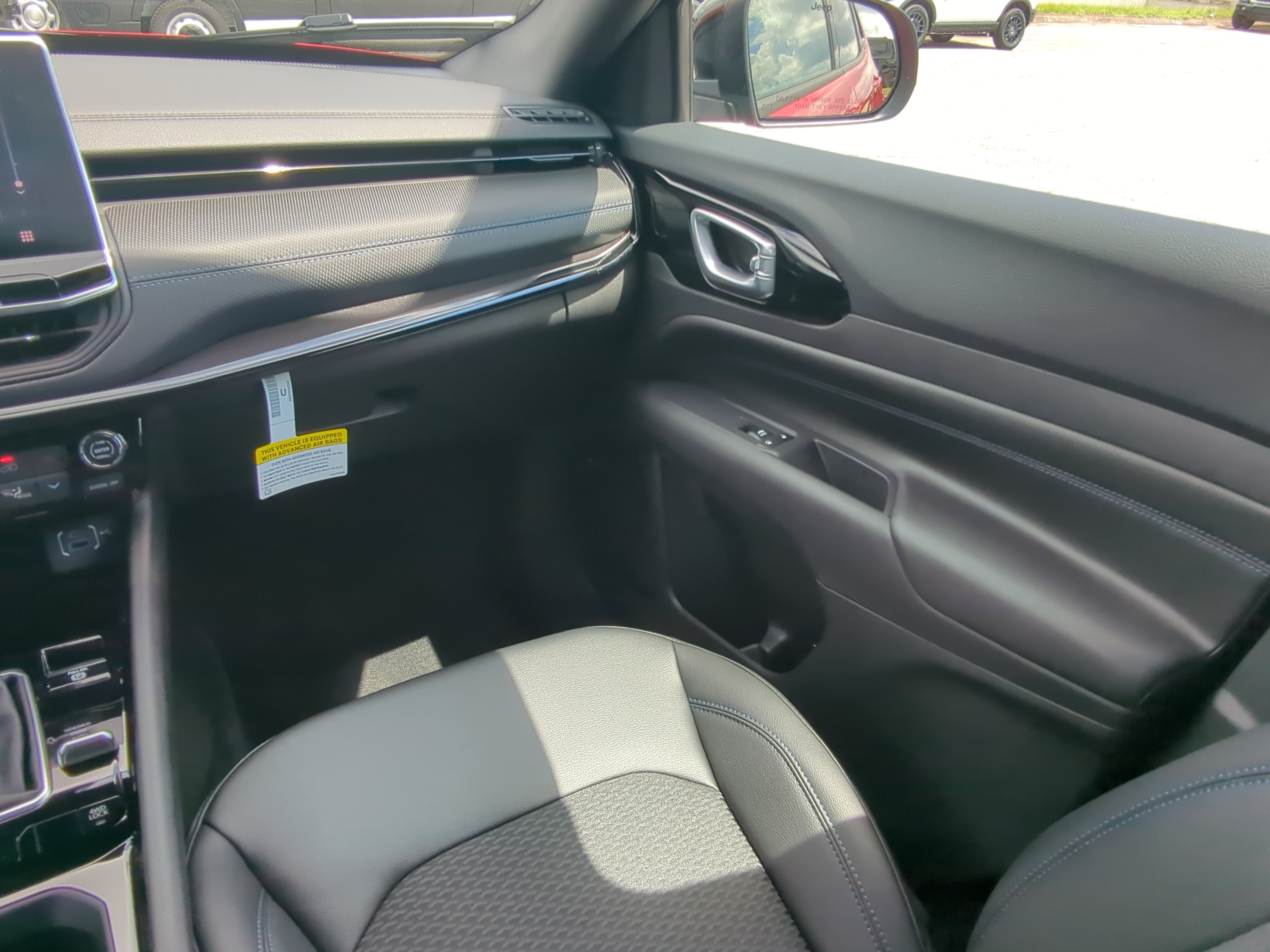 New 2026 Jeep Compass Latitude AWD/4WD image 15