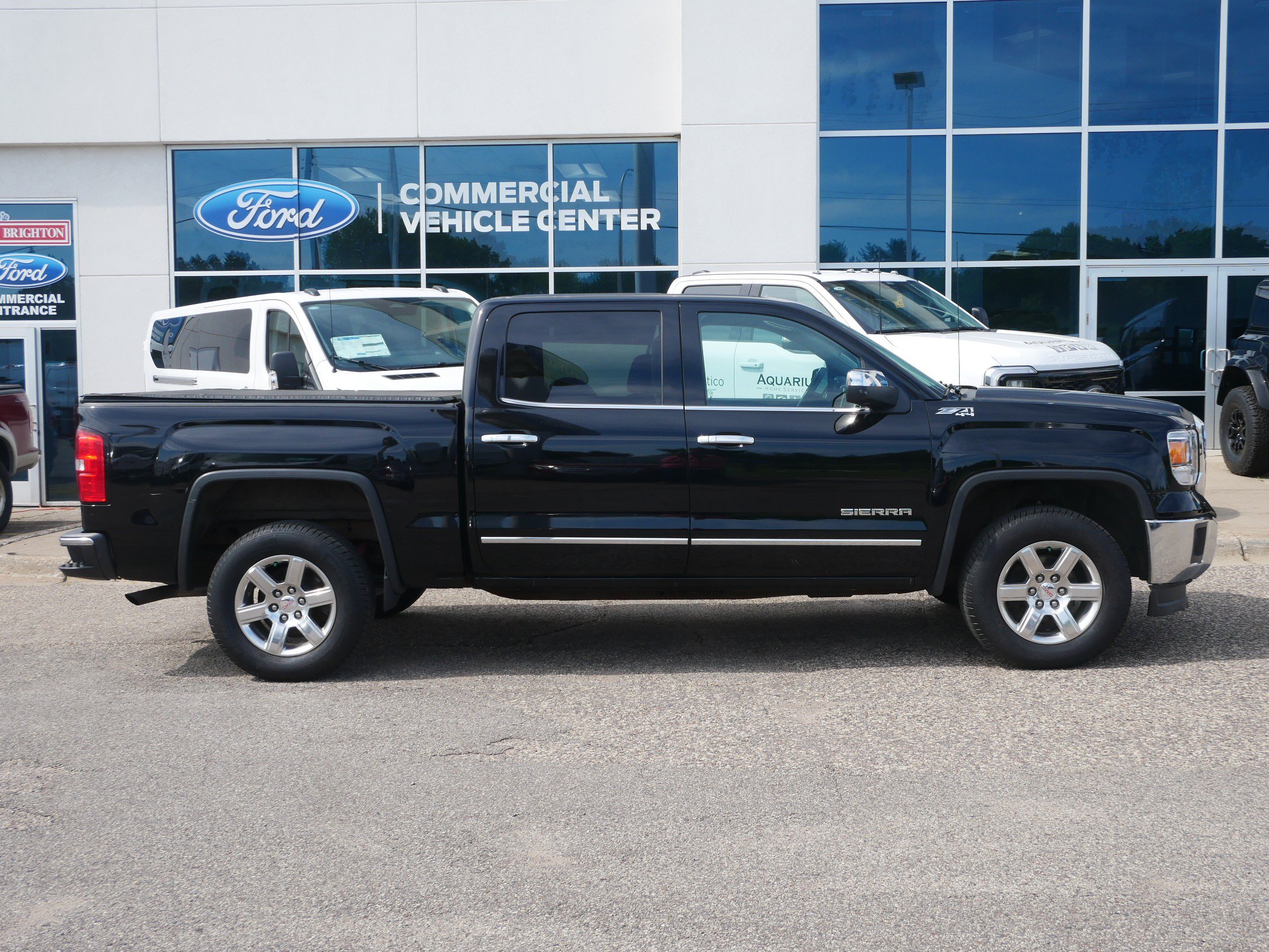 Used 2014 GMC Sierra 1500 SLT w/ Suspension Package, Off-Road AWD/4WD image 2