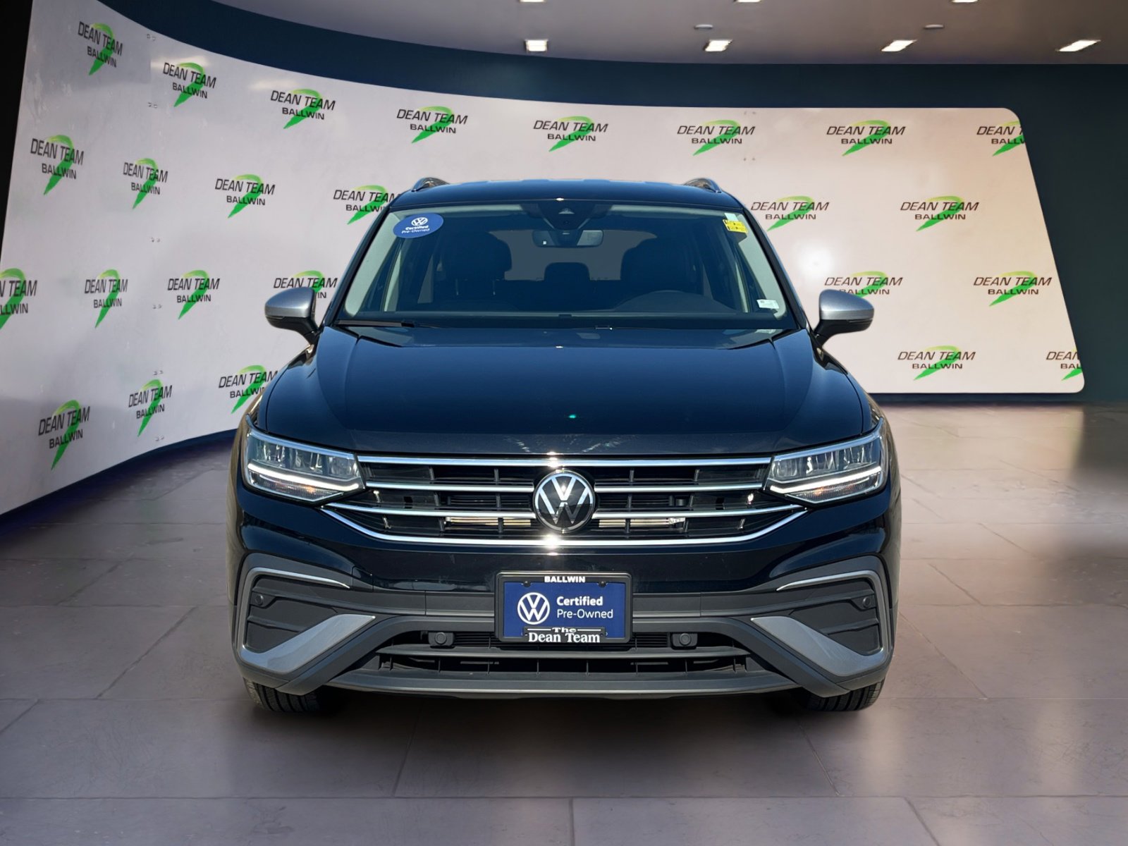 Certified 2024 Volkswagen Tiguan Wolfsburg Edition image 2