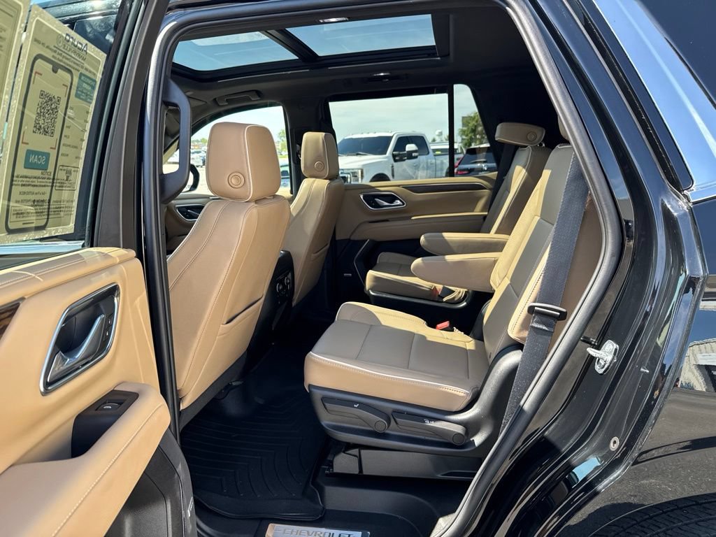 Used 2023 Chevrolet Tahoe Premier AWD/4WD image 35
