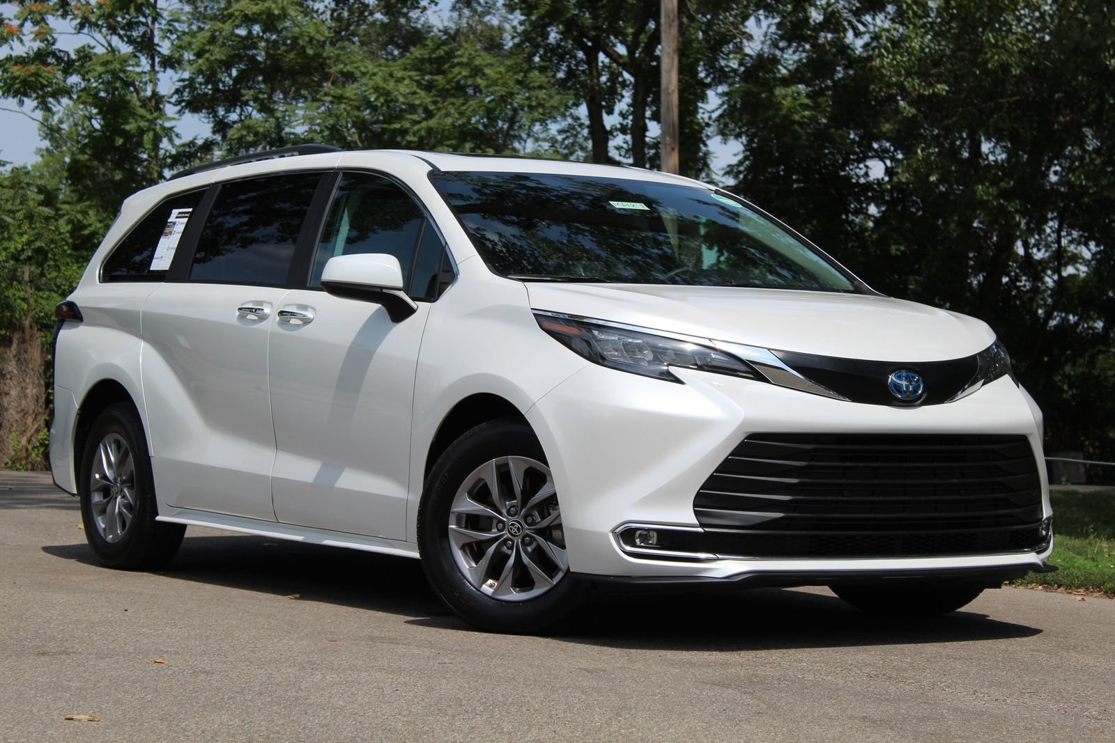 Used 2024 Toyota Sienna XLE