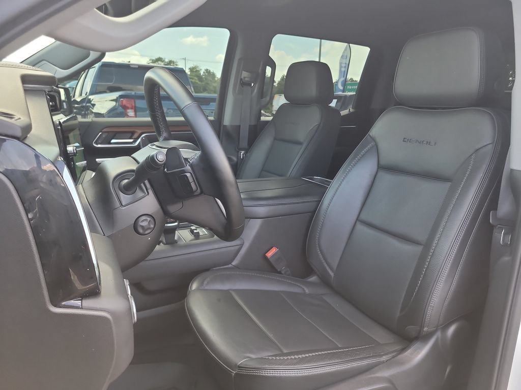 Used 2023 GMC Sierra 1500 Denali w/ Technology Package AWD/4WD image 16