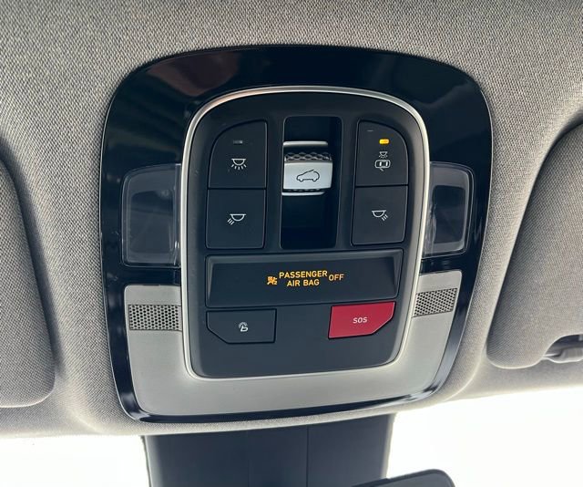Used 2023 Hyundai Santa Fe Limited image 19